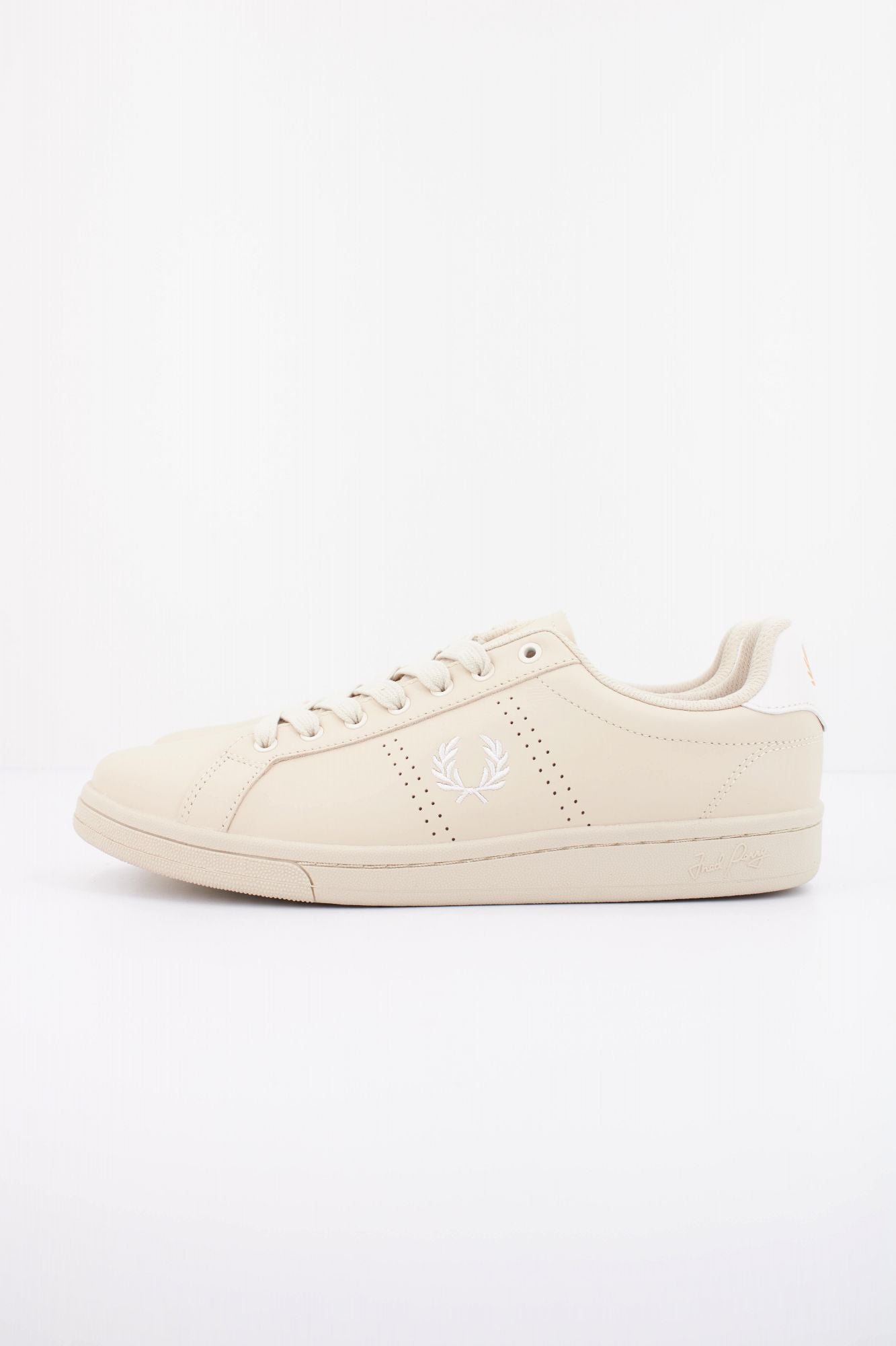 FRED PERRY B721 LEATHER en color BEIS (1)