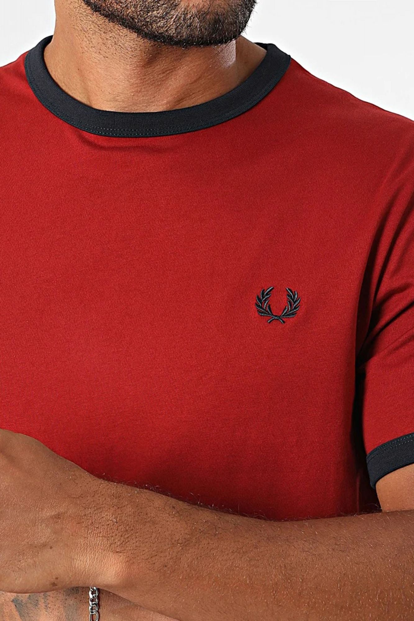 FRED PERRY RINGER T-SHIRT en color BURDEOS (3)