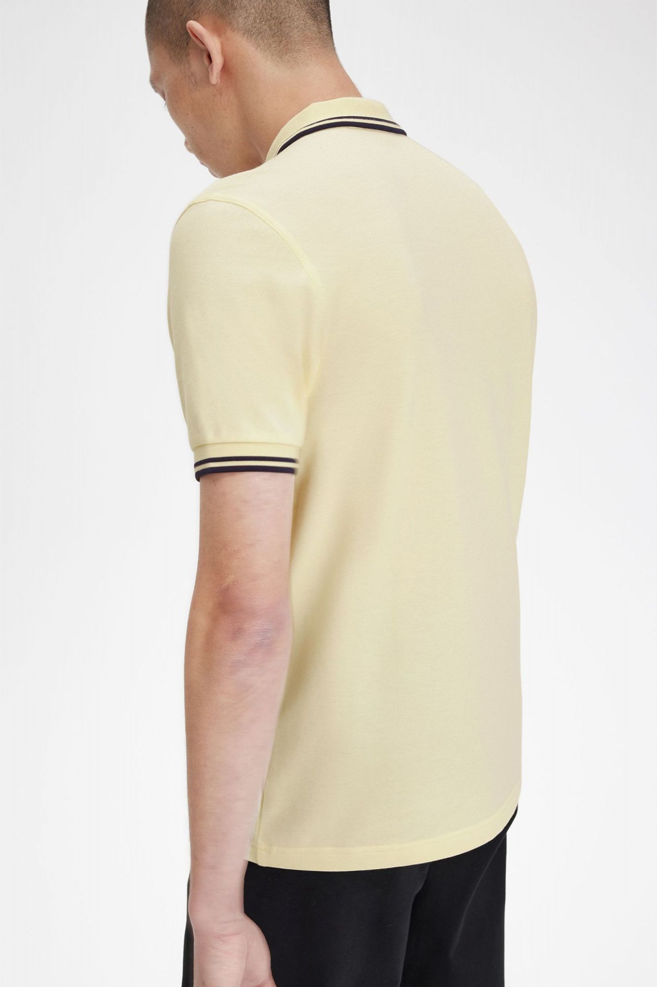 FRED PERRY M3600 en color AMARILLO (4)
