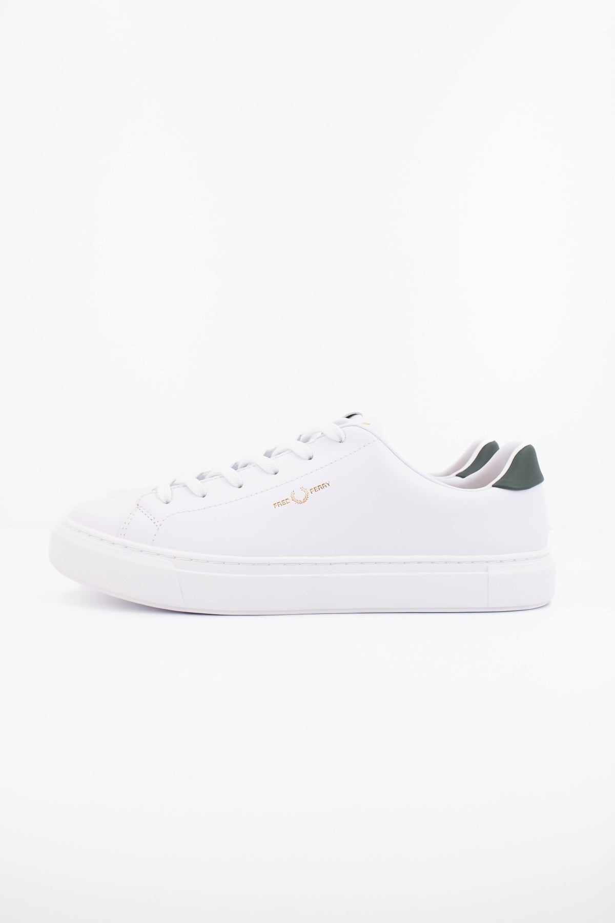 FRED PERRY B71 LEATHER en color BLANCO (1)