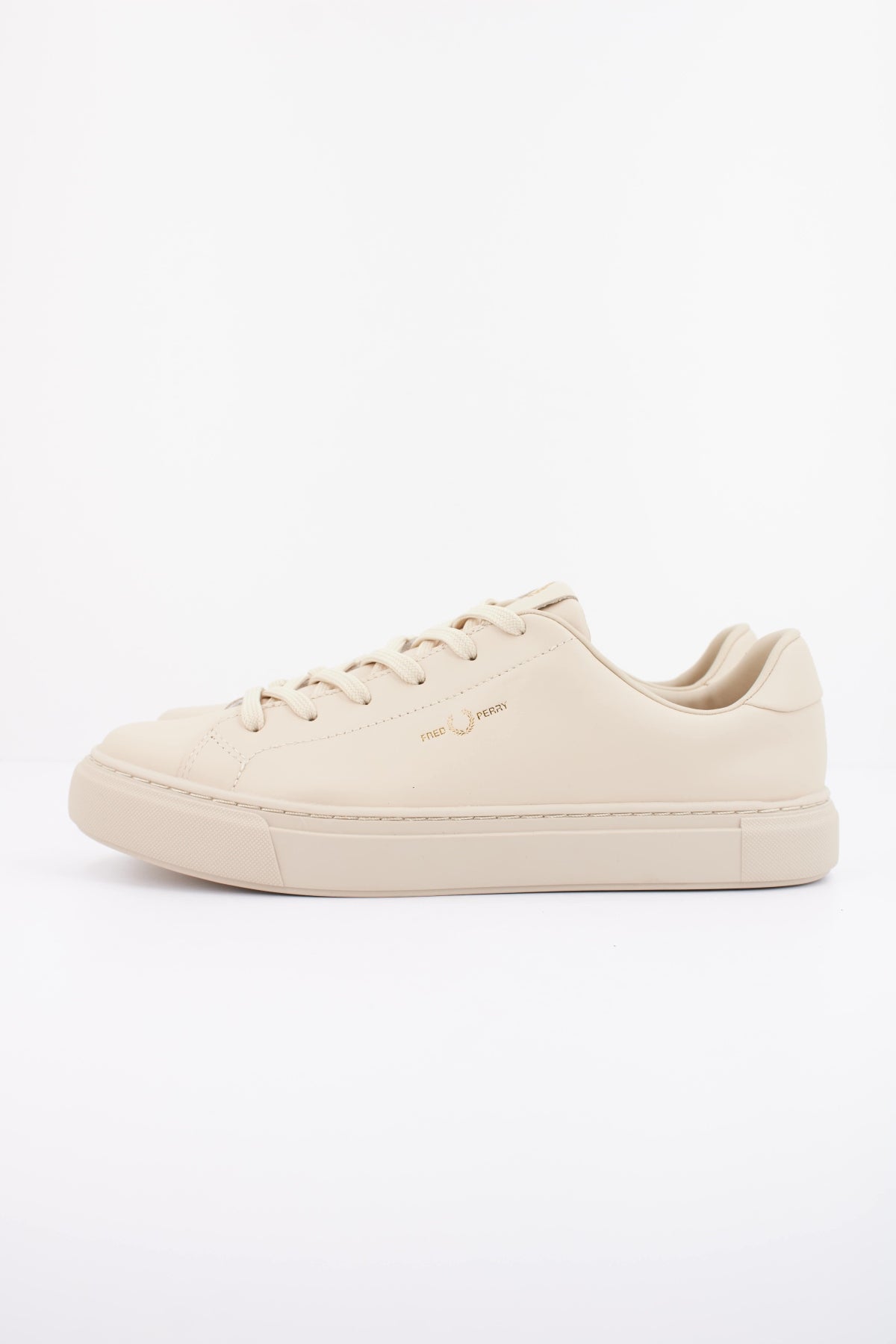 FRED PERRY B71 LEATHER en color MARRON CLARO (1)