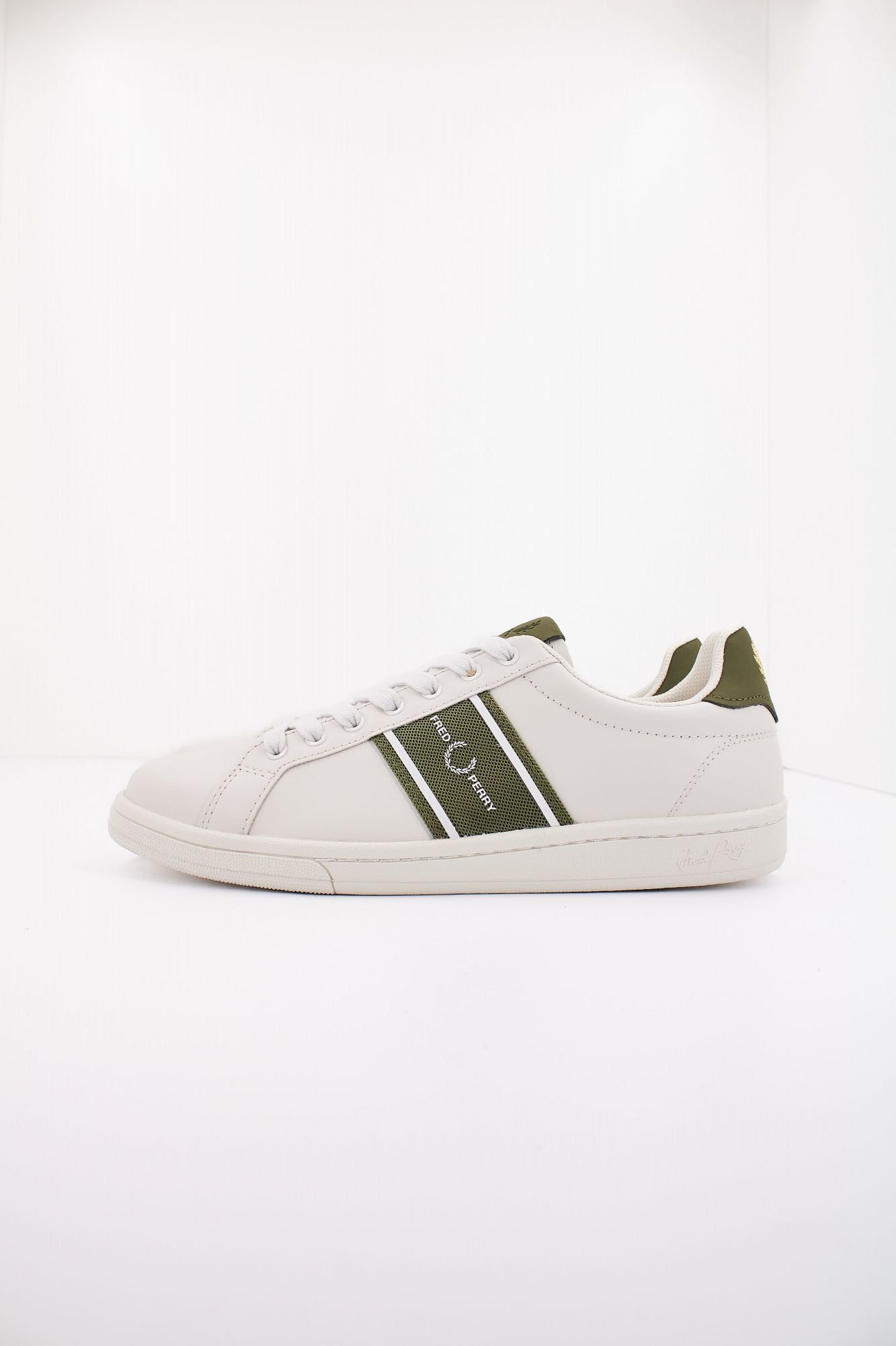 FRED PERRY B721 LEA/GRAP BRA M en color BLANCO (1)