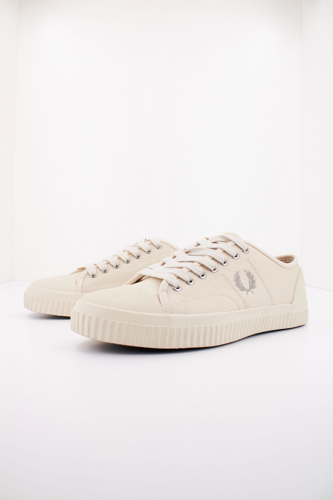 FRED PERRY  HUGHES LOW TEXTURED en color BEIS (2)