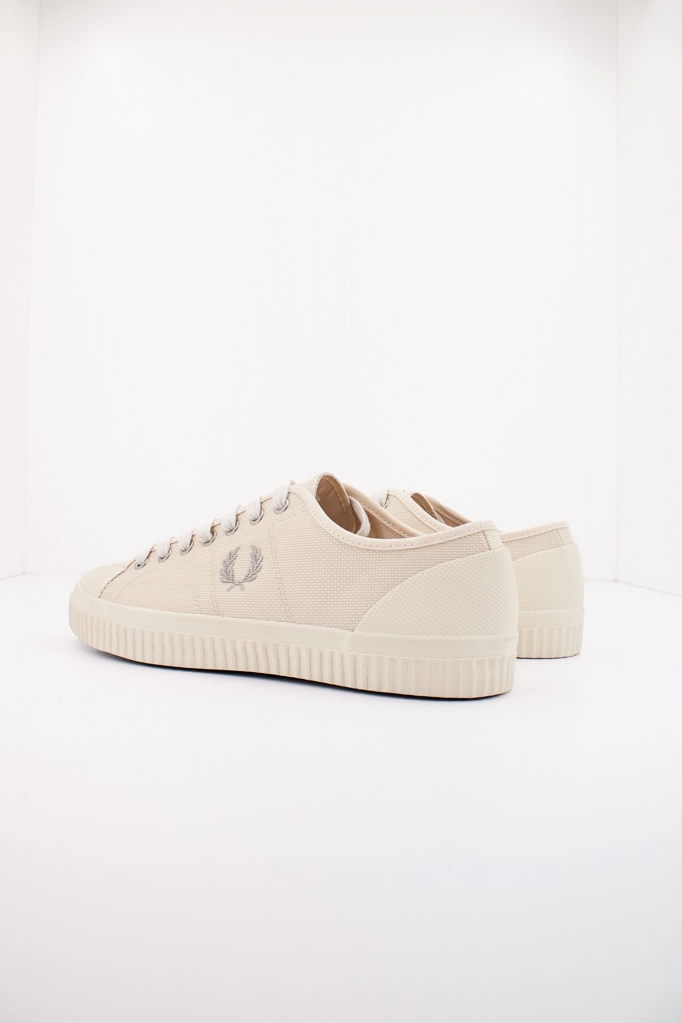 FRED PERRY  HUGHES LOW TEXTURED en color BEIS (3)