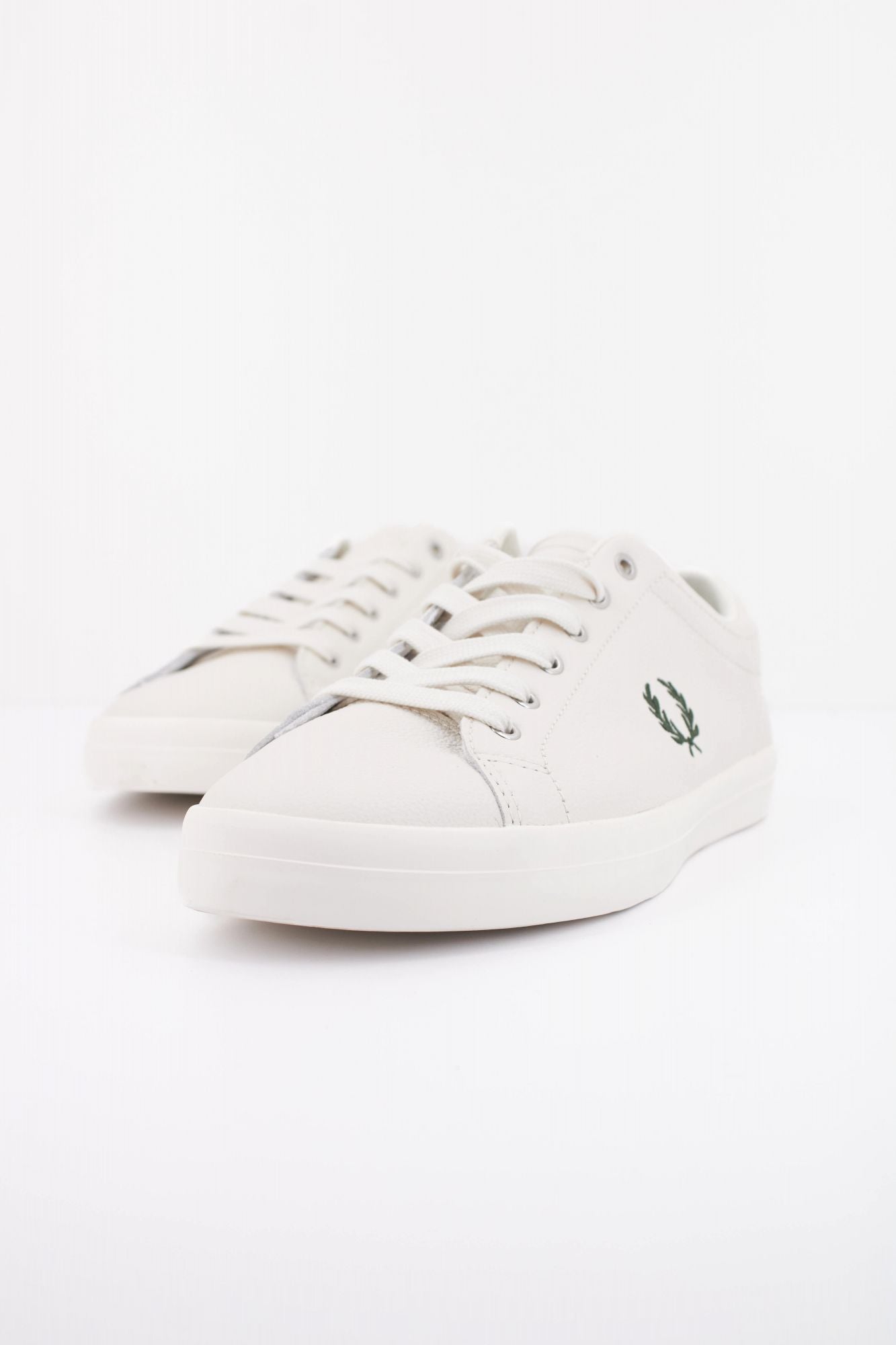 FRED PERRY BASELINE LEATHER en color BLANCO (2)