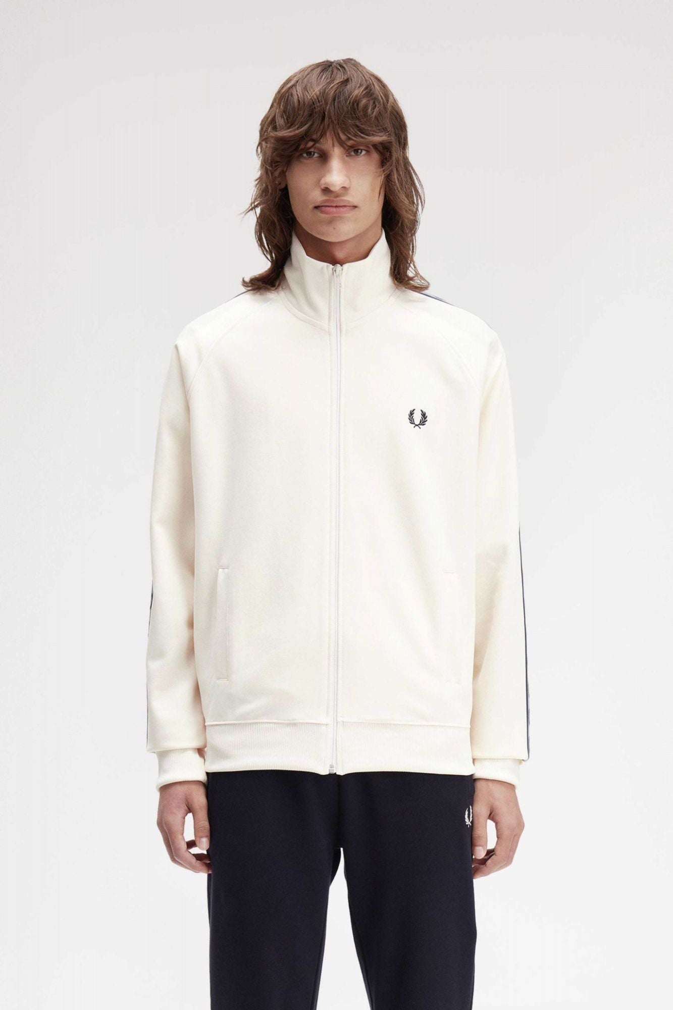 FRED PERRY CONTRAST TAPE TRACK KACKET en color BEIS (1)