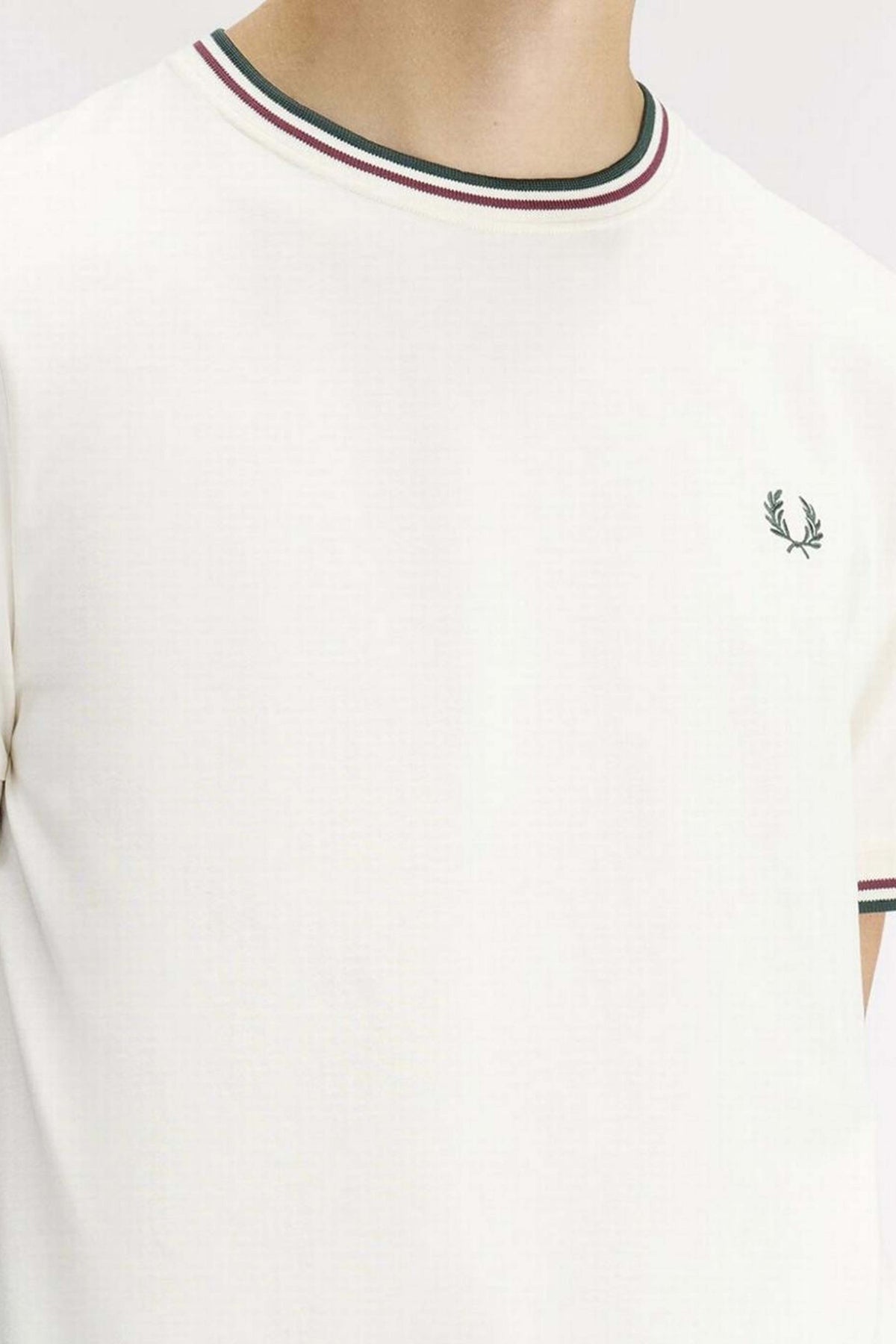 FRED PERRY  TWIN TIPPED T-SHIRT en color BLANCO (3)