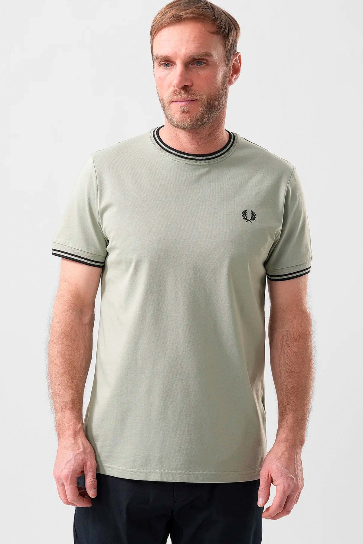 FRED PERRY  TWIN TIPPED T-SHIRT en color VERDE (3)