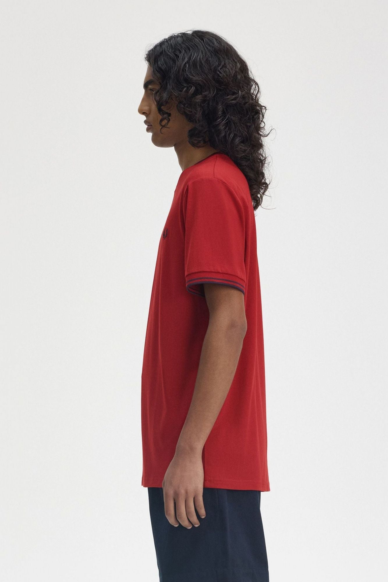FRED PERRY  TWIN TIPPED T-SHIRT en color ROJO (3)