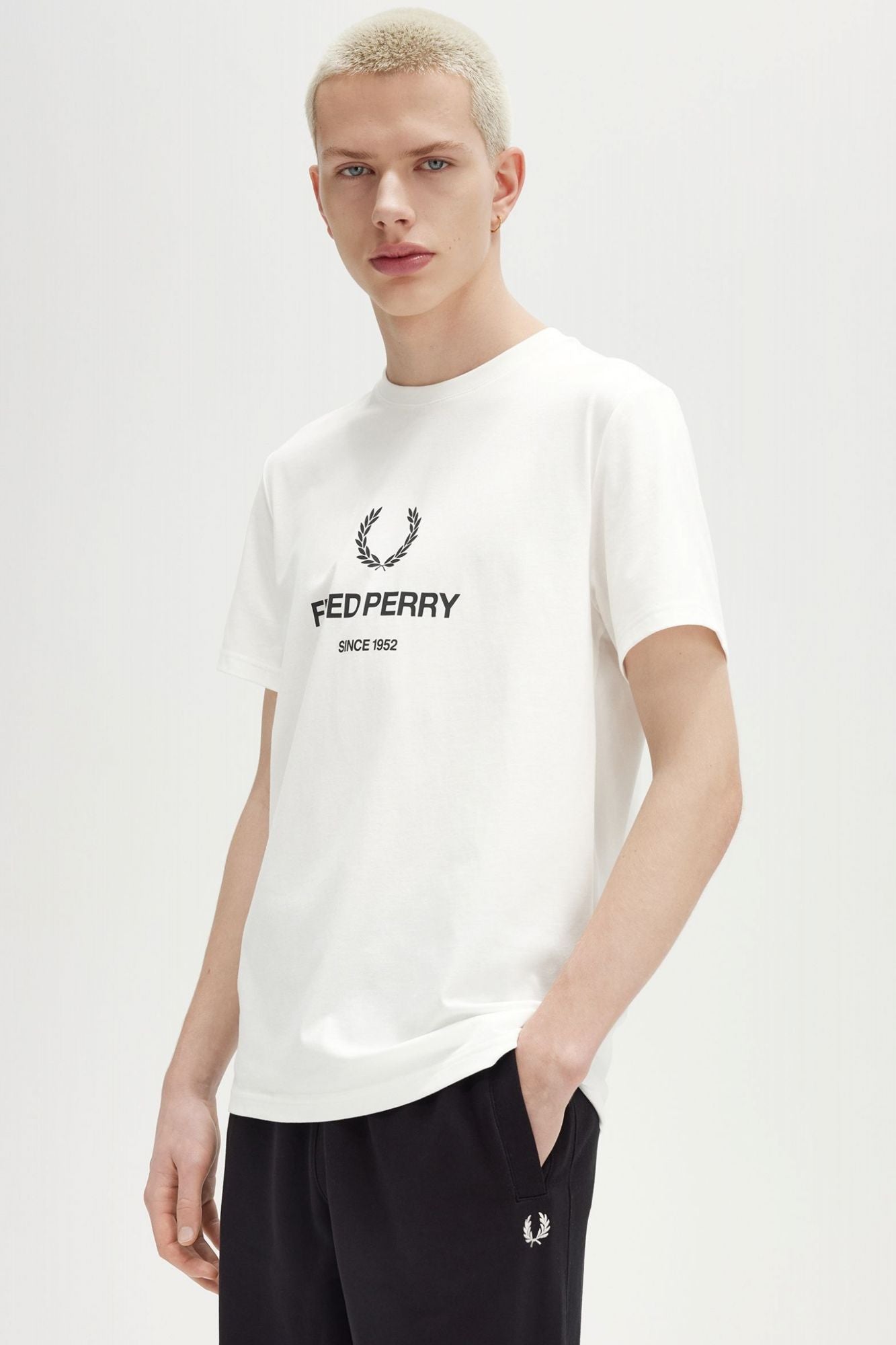 FRED PERRY GRAPHIC T-SHIRT en color BLANCO (4)