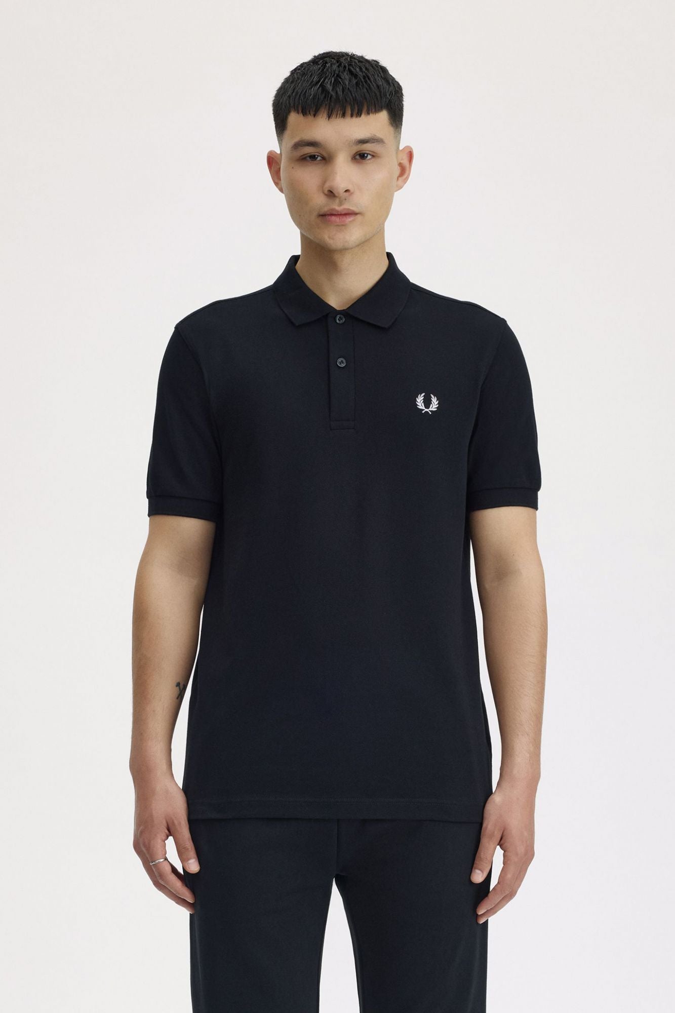 FRED PERRY  PLAIN FRED PERRY SHIRT en color NEGRO (1)