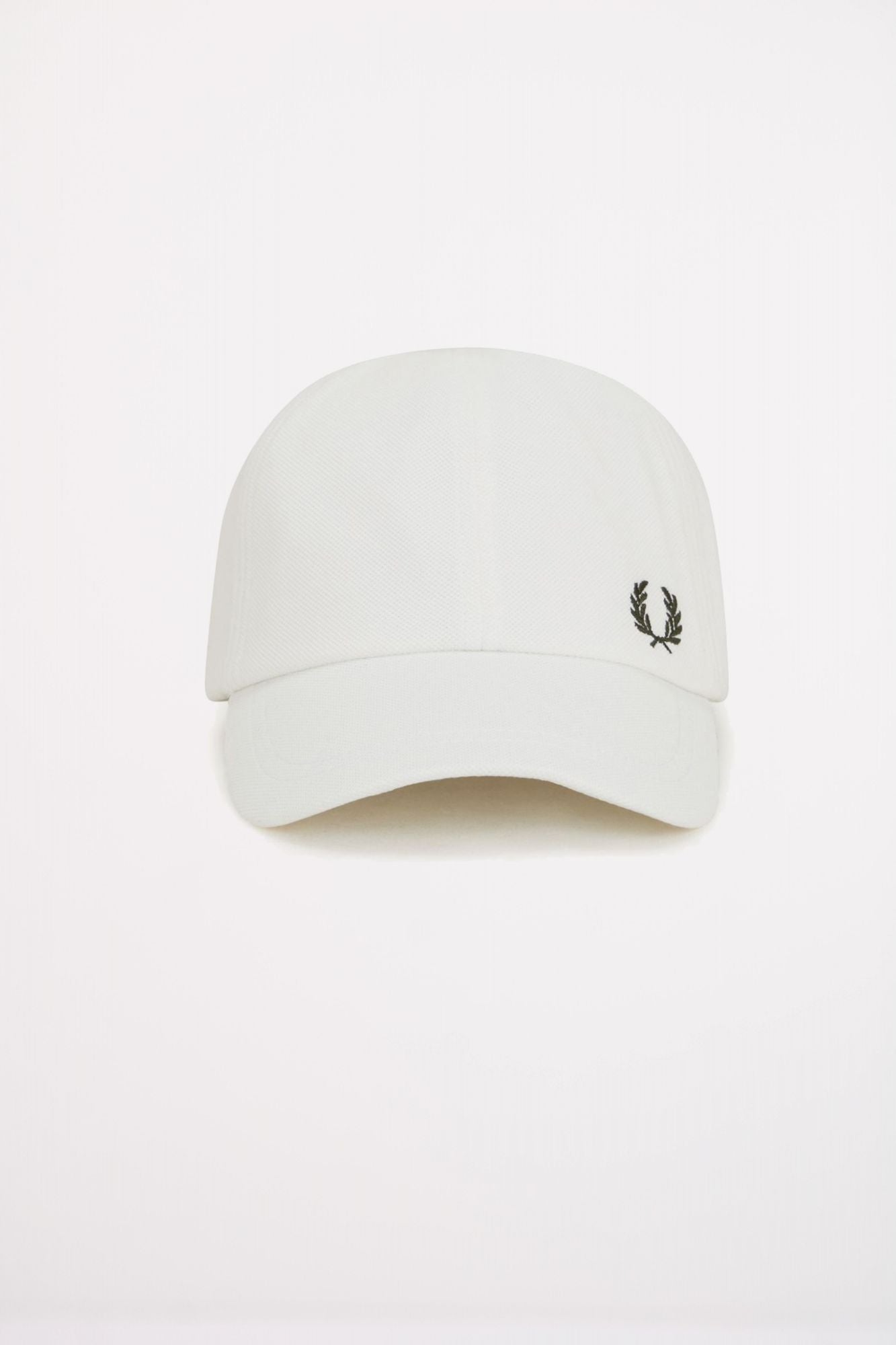 FRED PERRY  PIQUE CLASSIC CAP en color BLANCO (3)