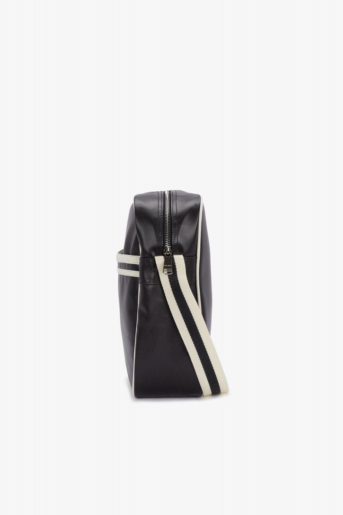 FRED PERRY CLASSIC SHOULDER BAG en color NEGRO (3)