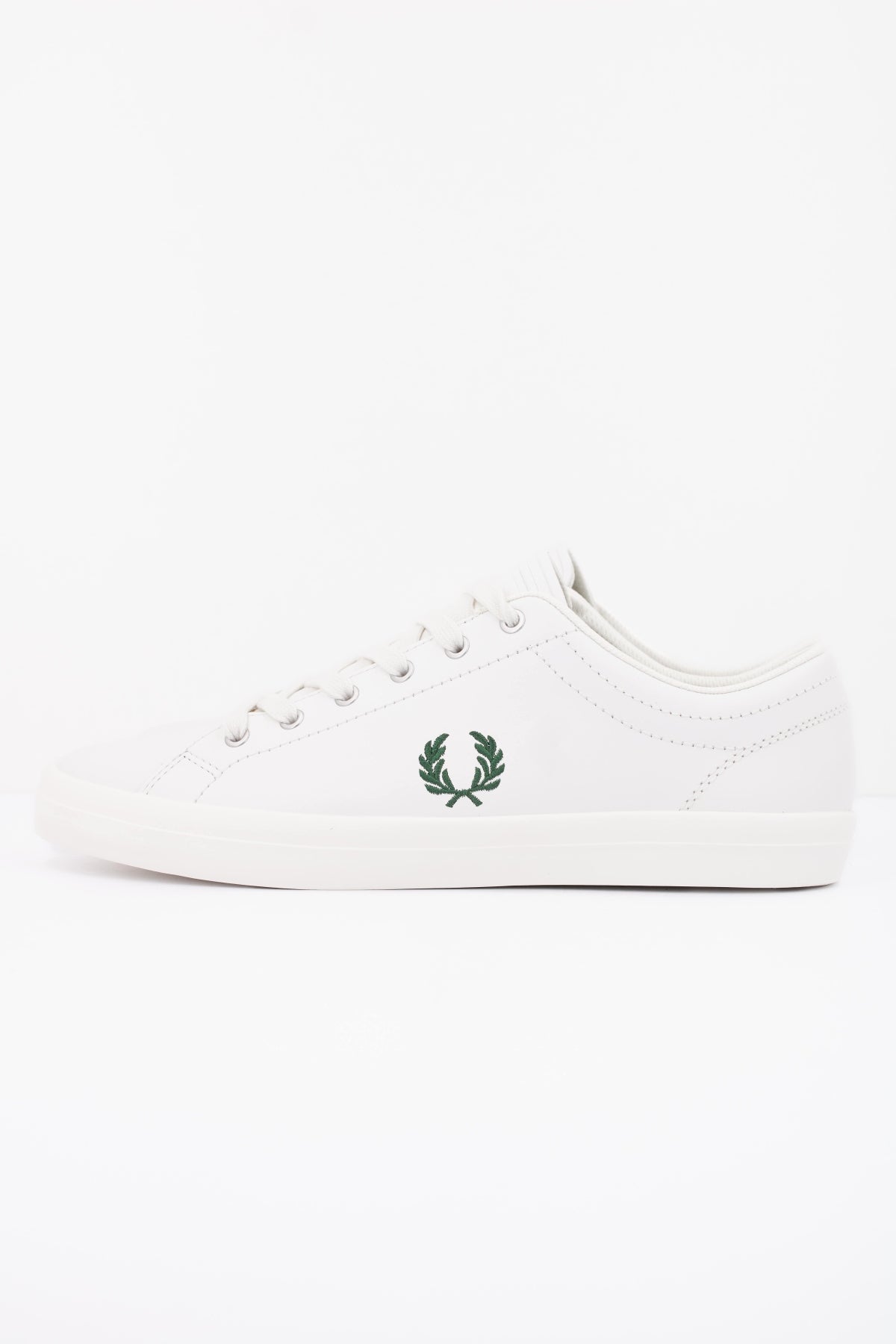 FRED PERRY BASELINE LEATHER en color BLANCO (1)