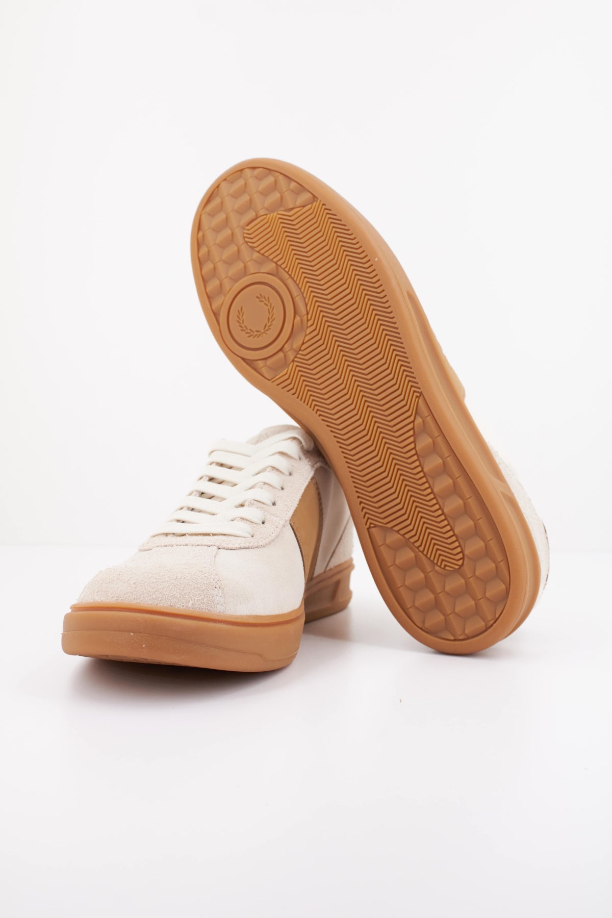 FRED PERRY  B4 SUEDE  en color BEIS (11)
