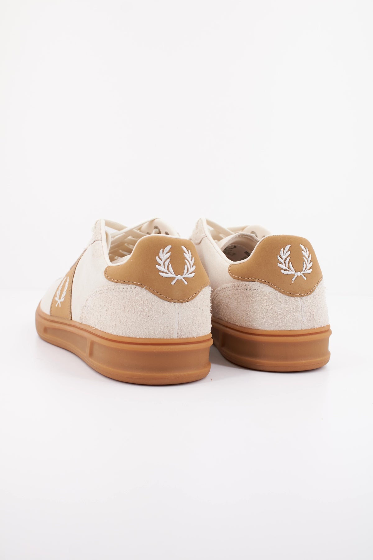FRED PERRY  B4 SUEDE  en color BEIS (4)