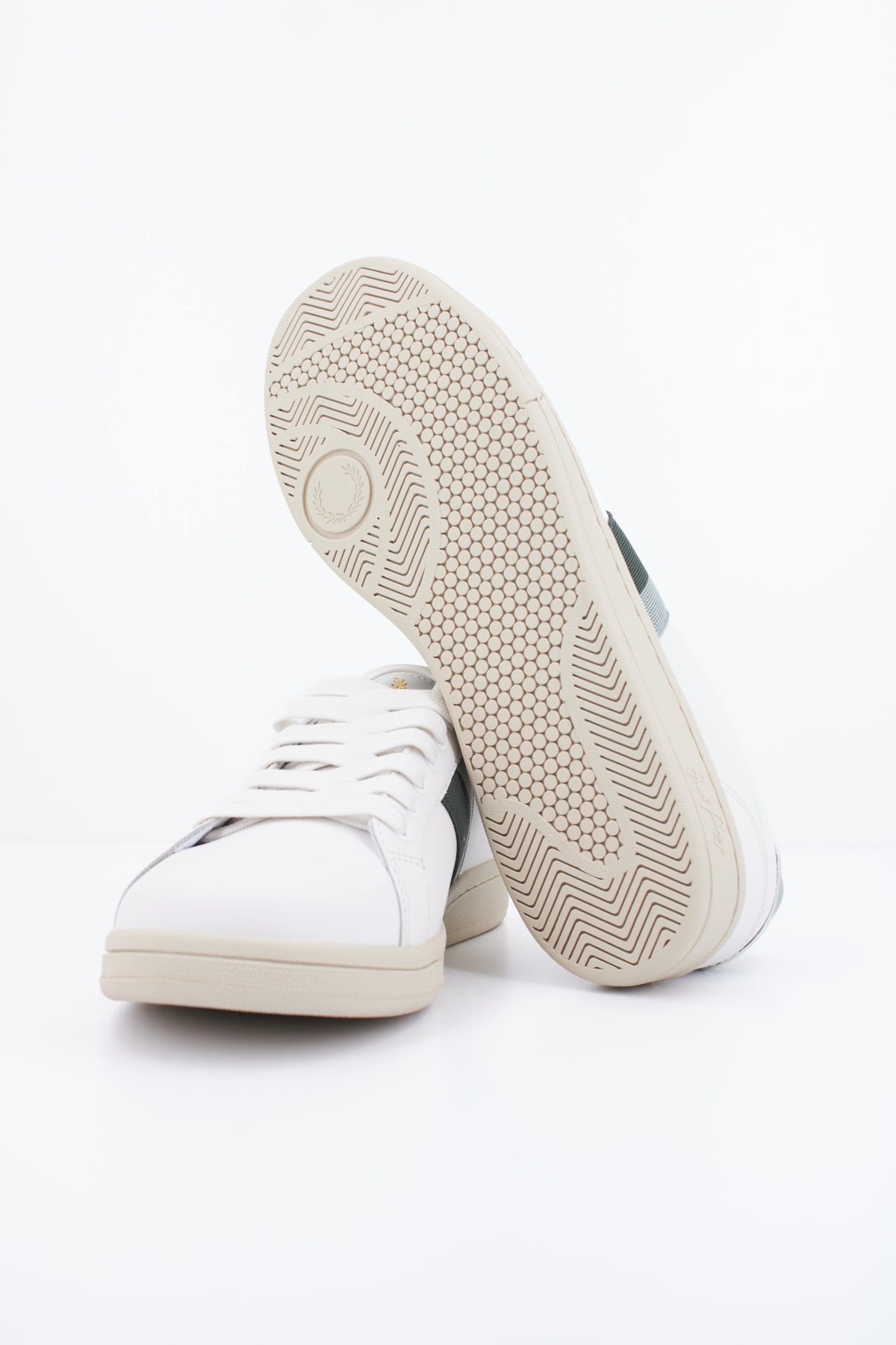 FRED PERRY LEATHER TAPE D en color BLANCO (5)