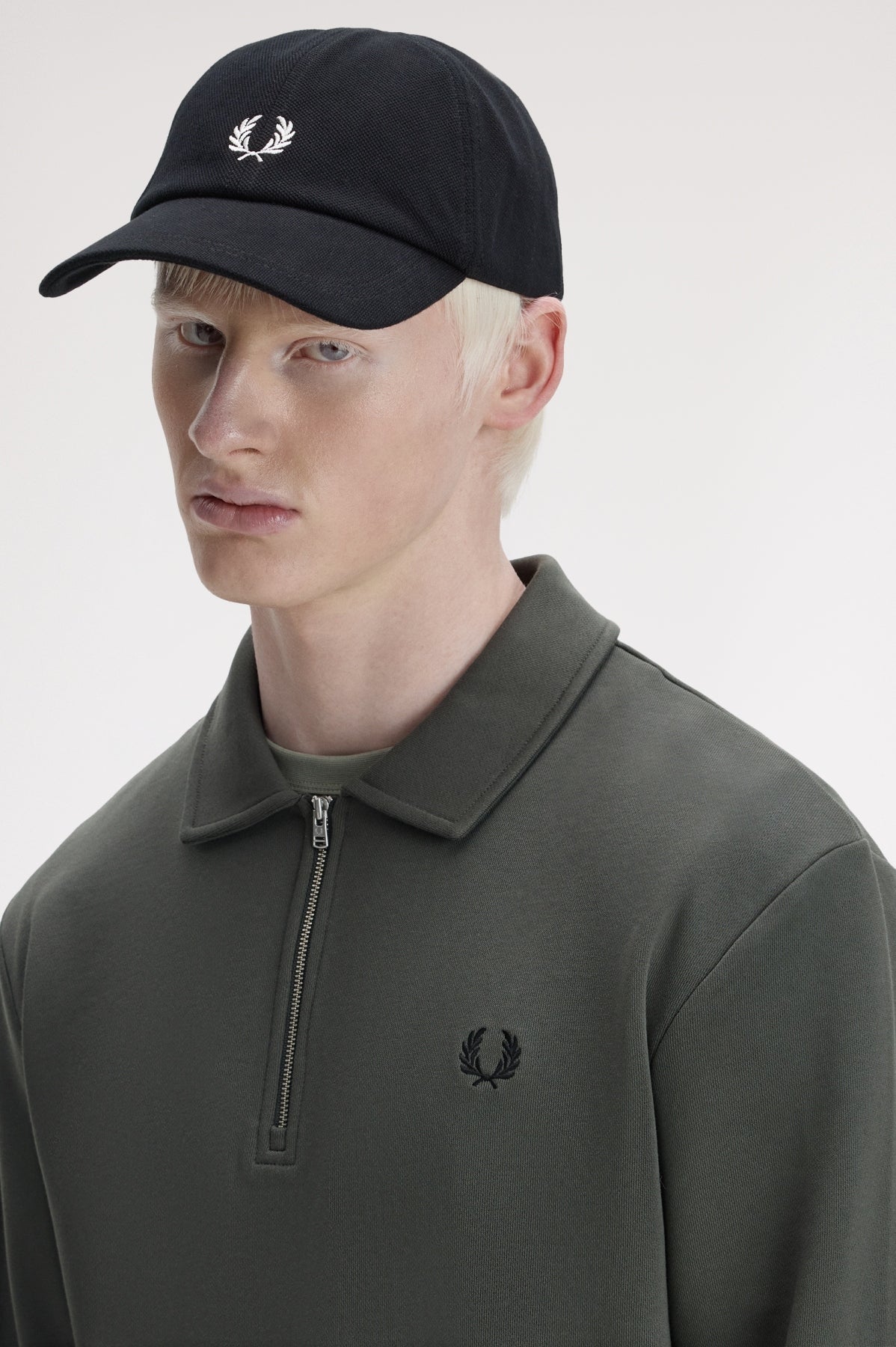 FRED PERRY HW2295FP PIQUE CLASSIC CAP en color  (3)