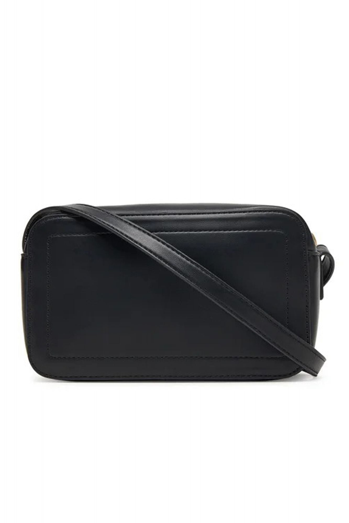 CALVIN KLEIN RAISED CK CAMERA BAG en color NEGRO (2)
