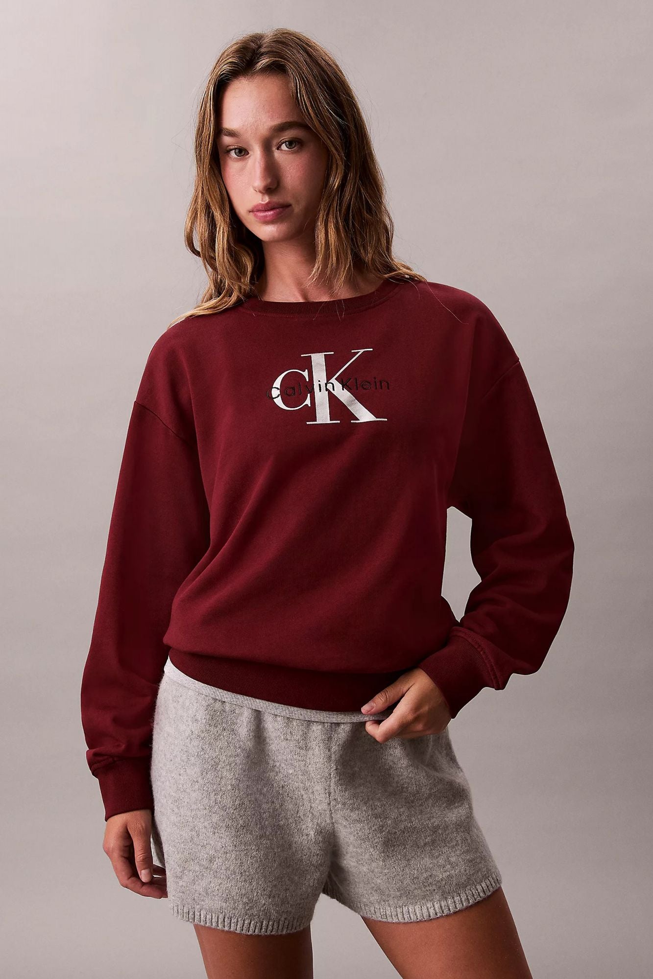 CALVIN KLEIN  LS MONOLOGO FRENCH TERRY en color ROJO (1)