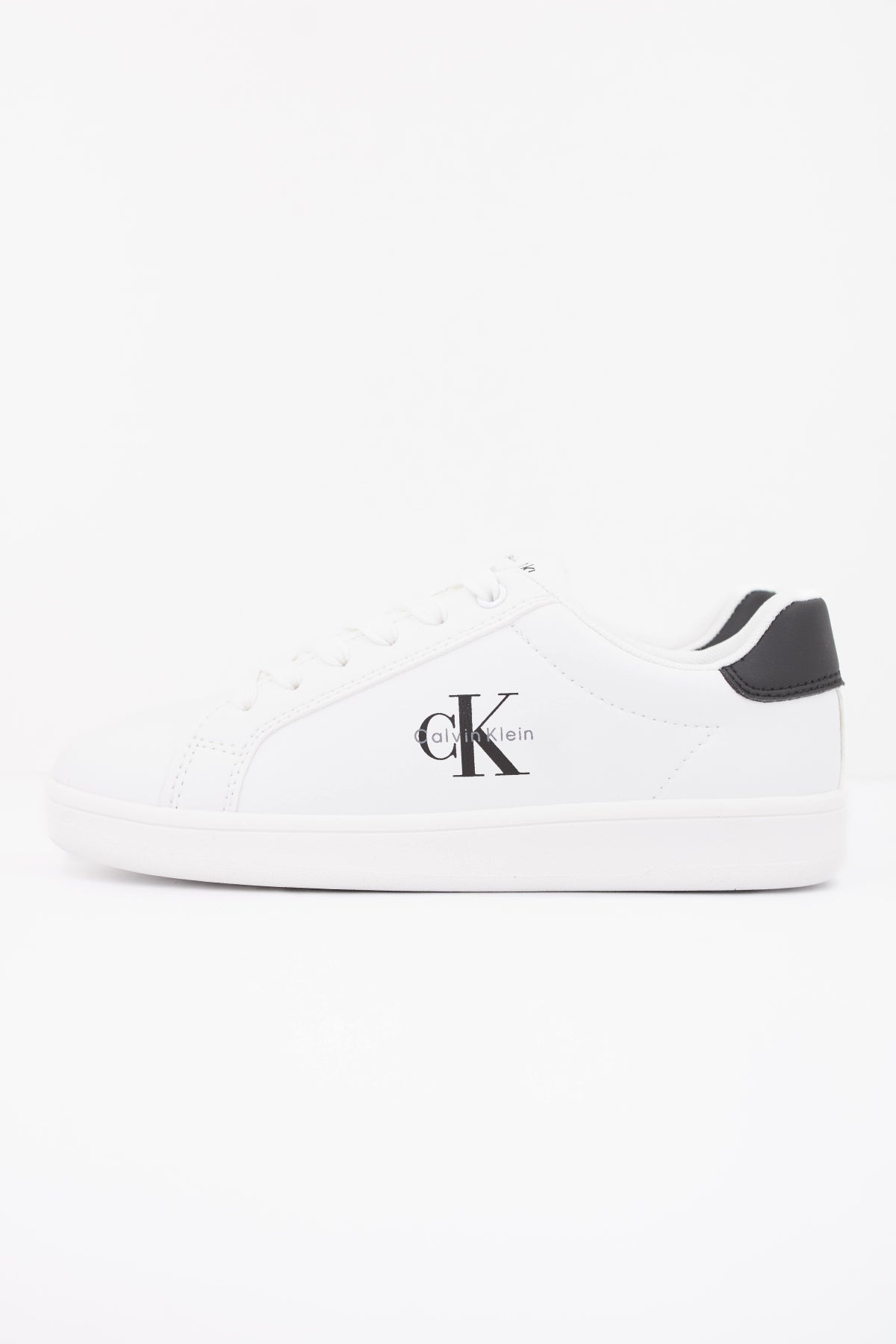 CALVIN KLEIN LOW CUT LACE UP SNEAKER en color BLANCO (1)