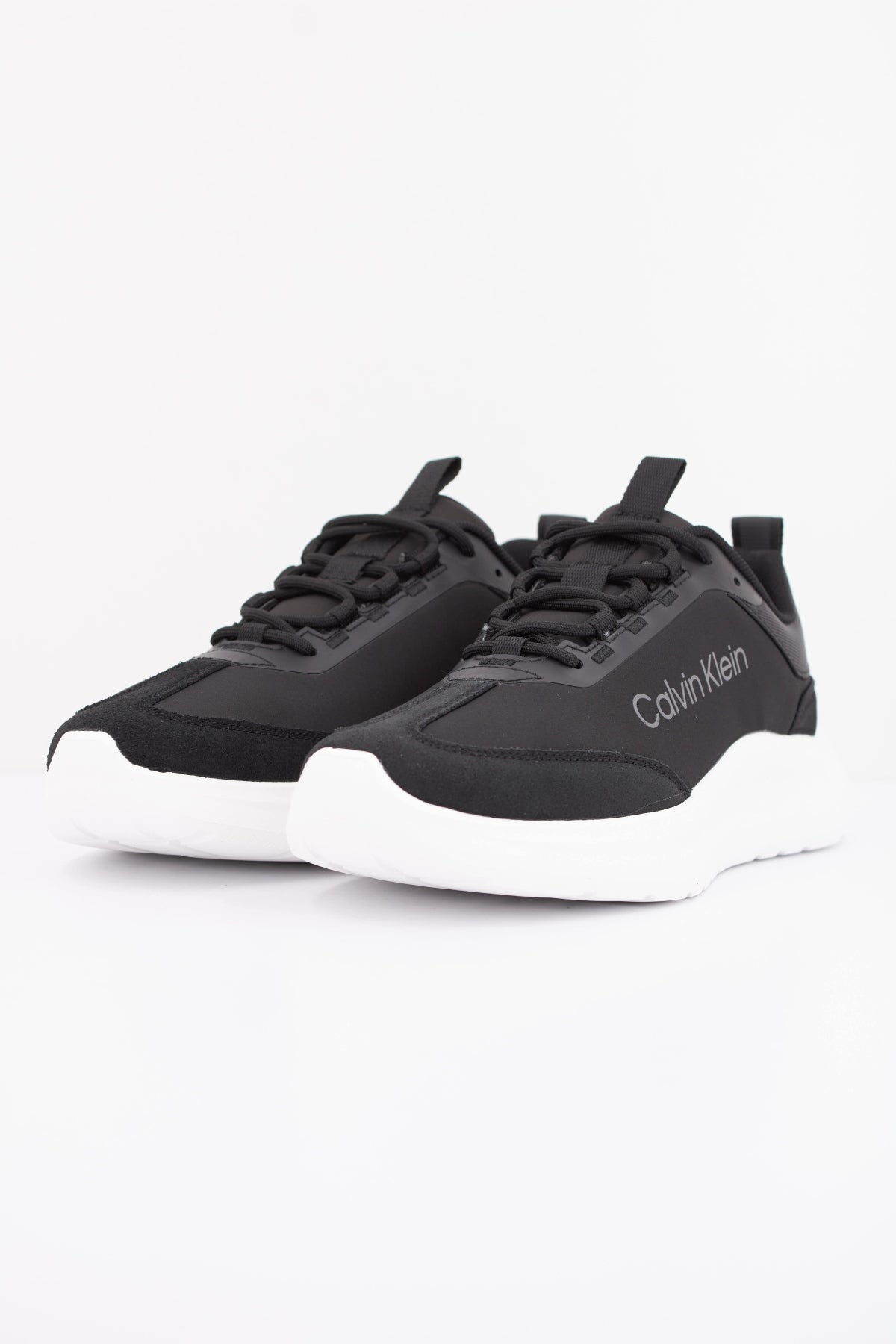 CALVIN KLEIN LIGHT EVA RUNNER NYL-SUE en color NEGRO (2)