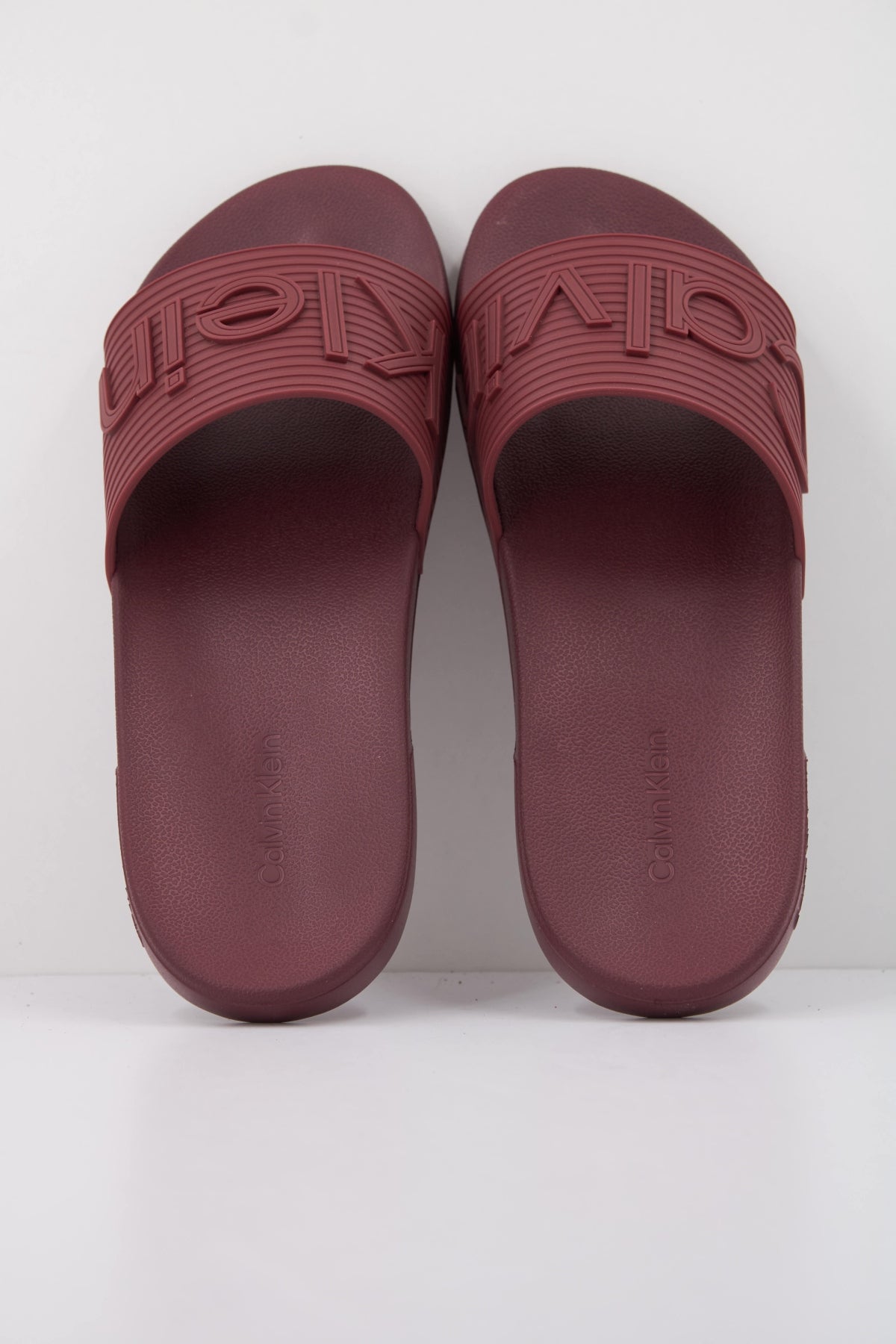 CALVIN KLEIN ESS SLIDE TEXTURE en color BURDEOS (3)