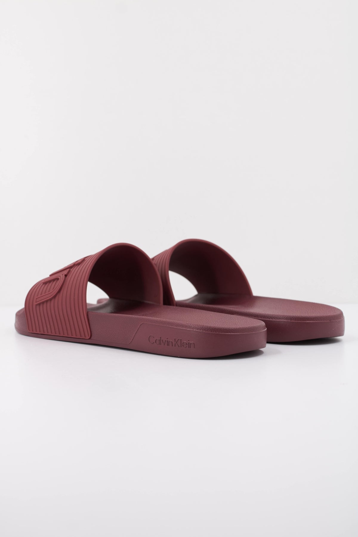 CALVIN KLEIN ESS SLIDE TEXTURE en color BURDEOS (4)