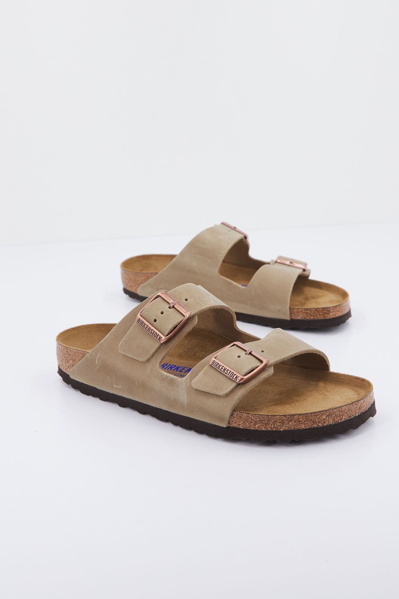 BIRKENSTOCK ARIZONA NU OILED SFB en color MARRON (1)
