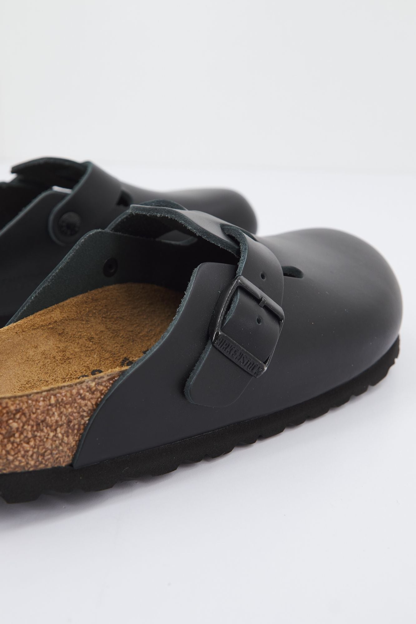 BIRKENSTOCK BOSTON en color NEGRO (4)