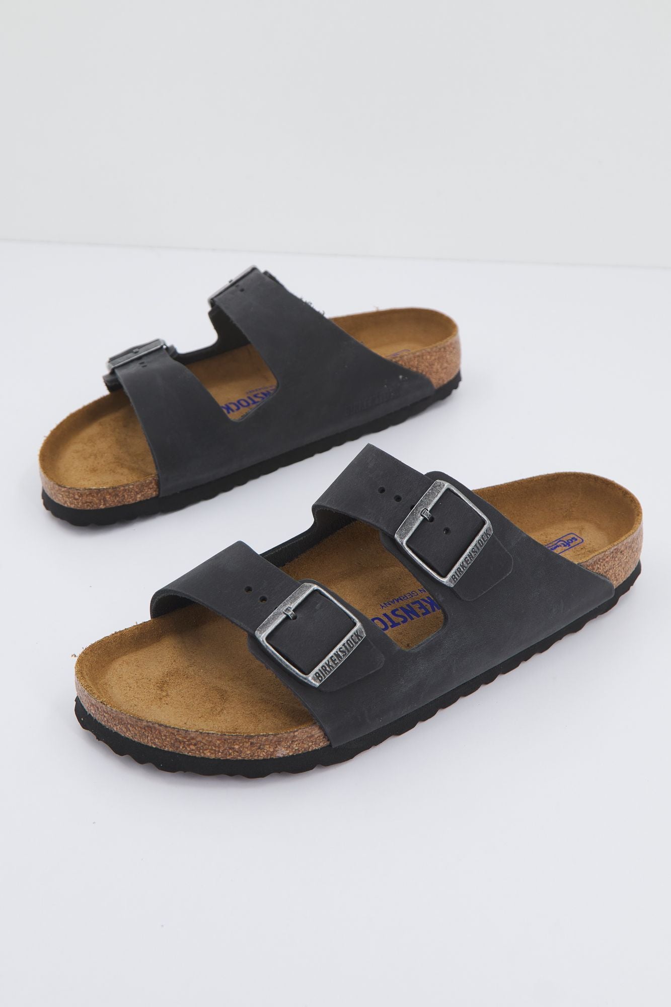 BIRKENSTOCK  ARIZONA SFB en color NEGRO (1)