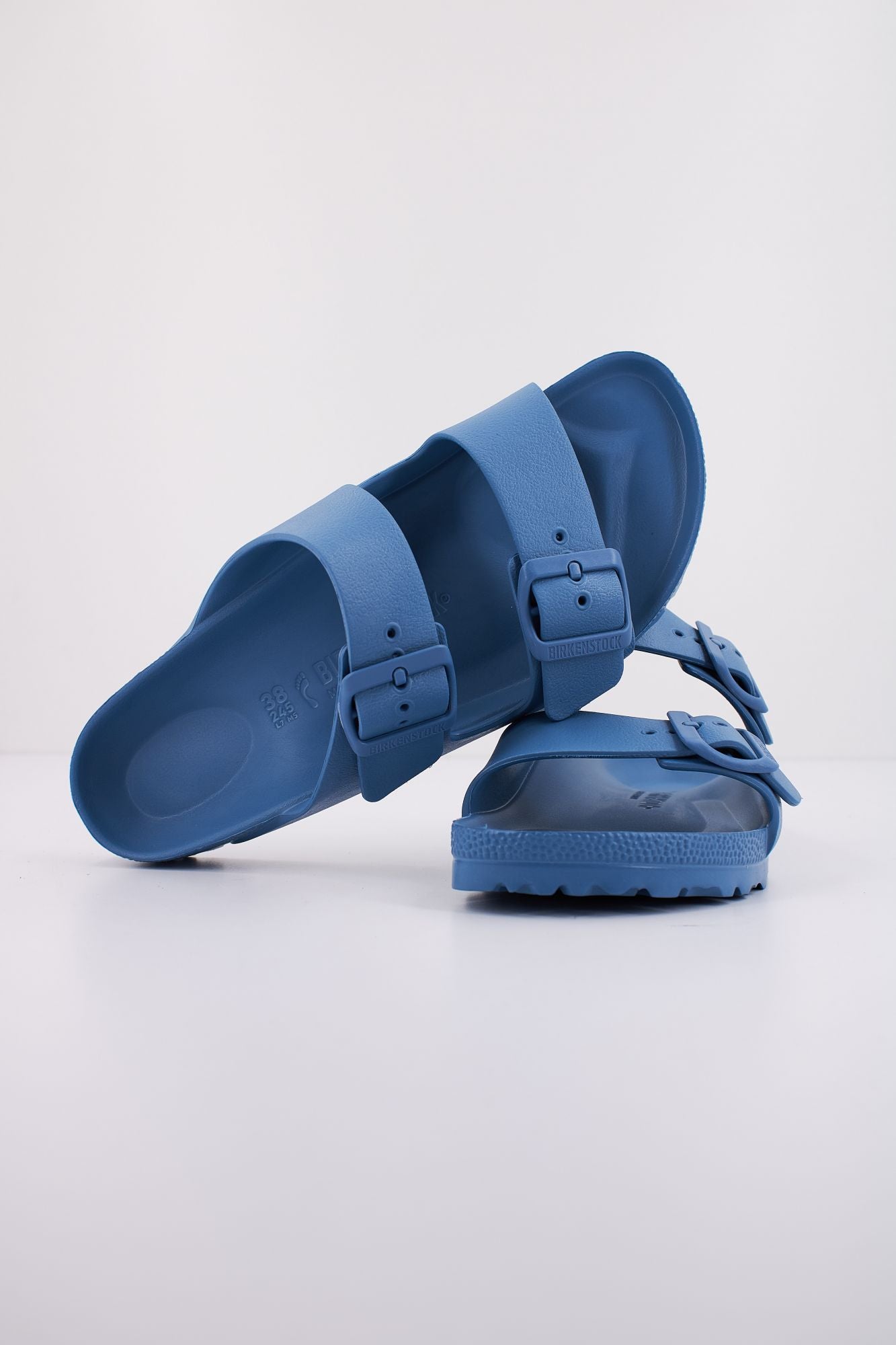 BIRKENSTOCK ARIZONA ESSENTIALS EVA en color AZUL (4)