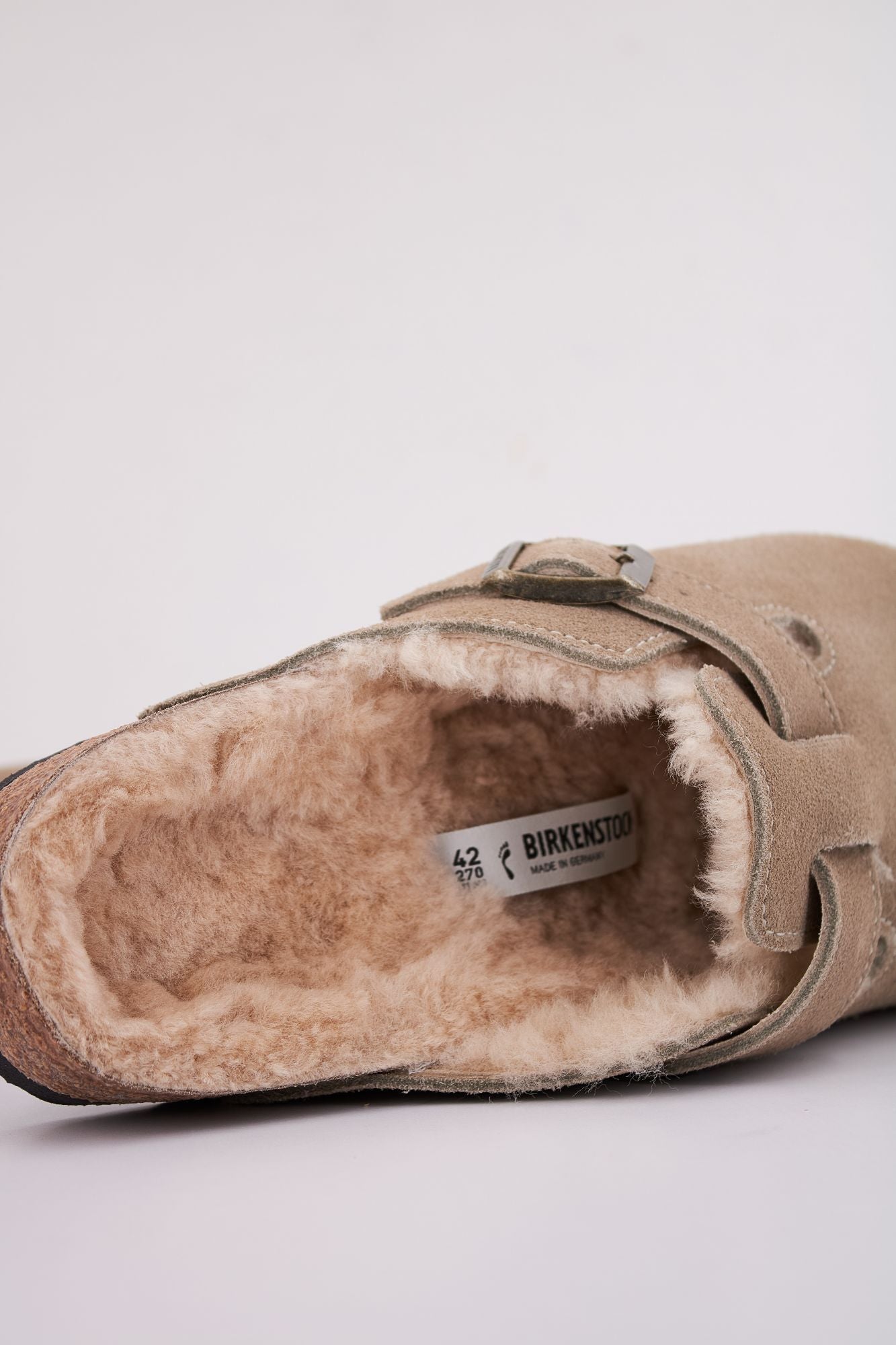 BIRKENSTOCK RELAXED FIT CARGO DENIM PANTS en color MARRON CLARO (5)