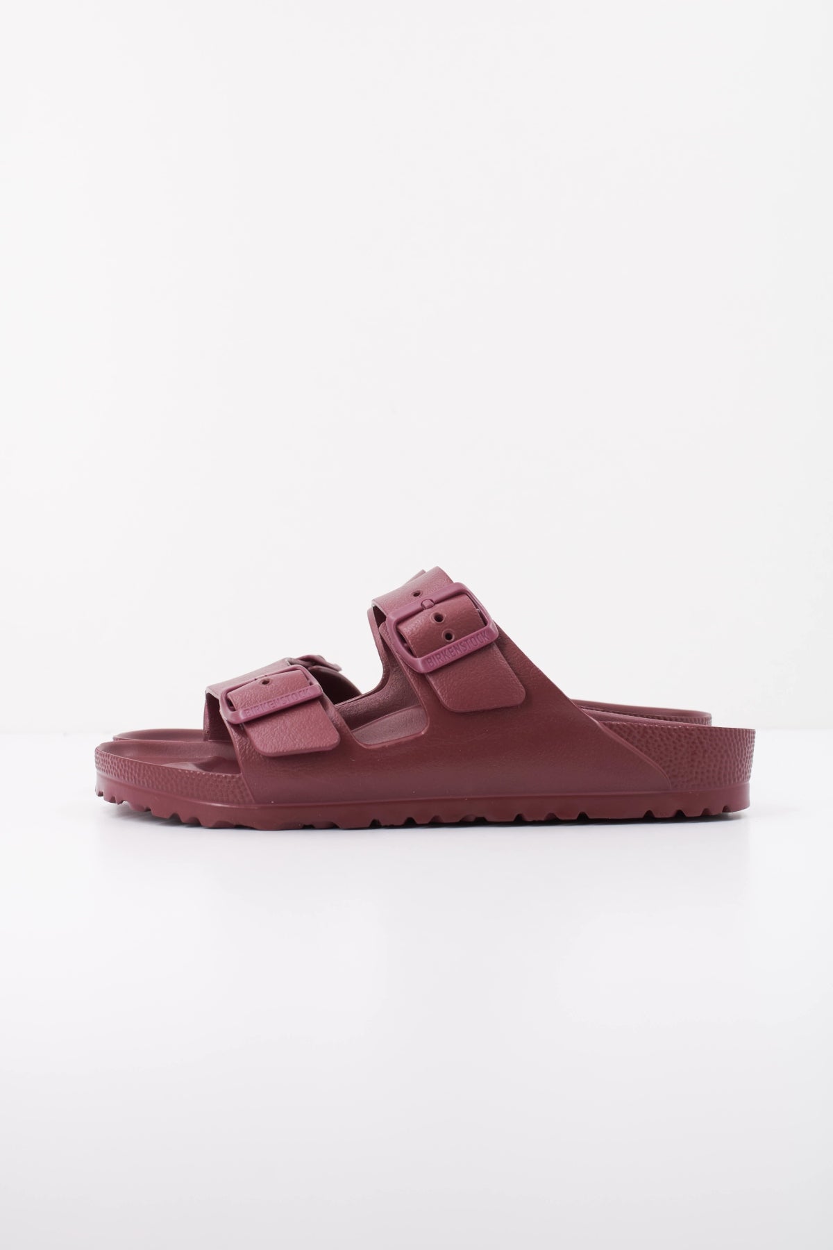 BIRKENSTOCK ARIZONA ESSENTIALS EVA en color BURDEOS (1)
