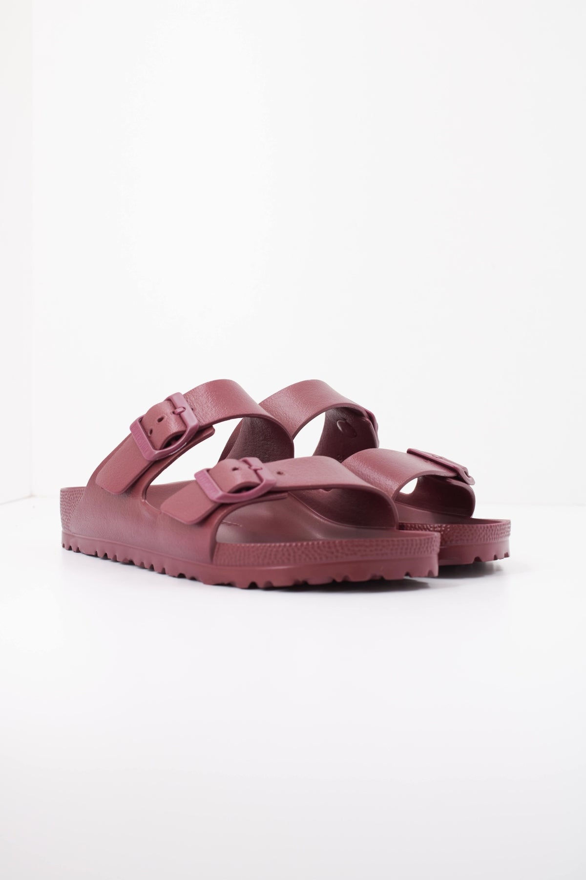 BIRKENSTOCK ARIZONA ESSENTIALS EVA en color BURDEOS (2)