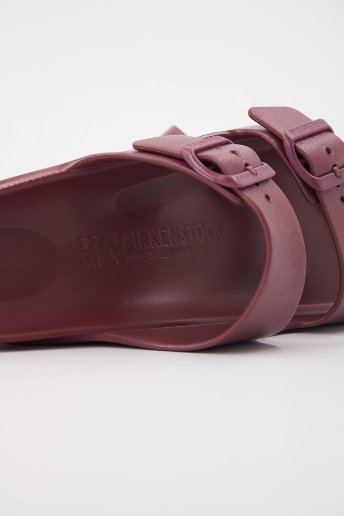 BIRKENSTOCK ARIZONA ESSENTIALS EVA en color BURDEOS (5)