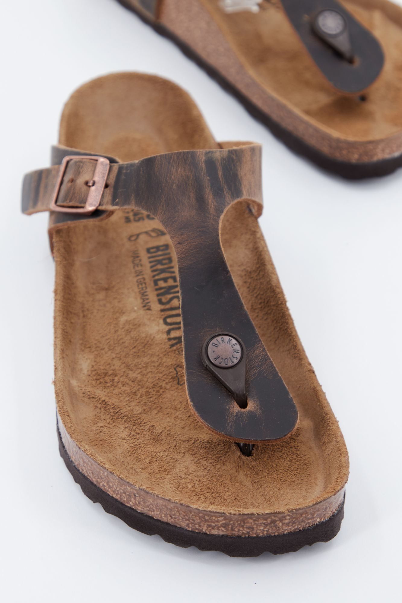 BIRKENSTOCK Gizeh NU Oiled  en color MARRON (1)