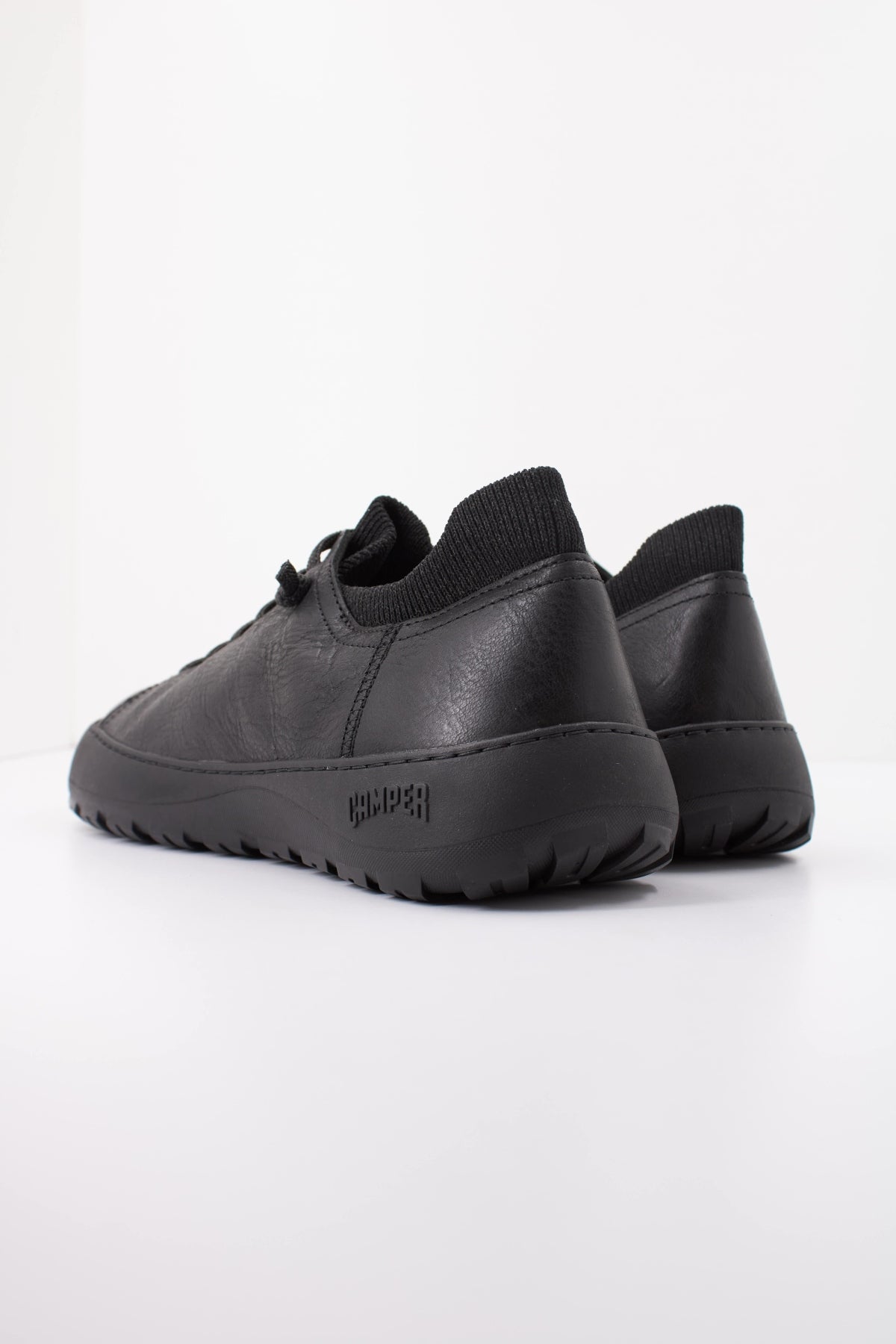 CAMPER HOWDY en color NEGRO (4)
