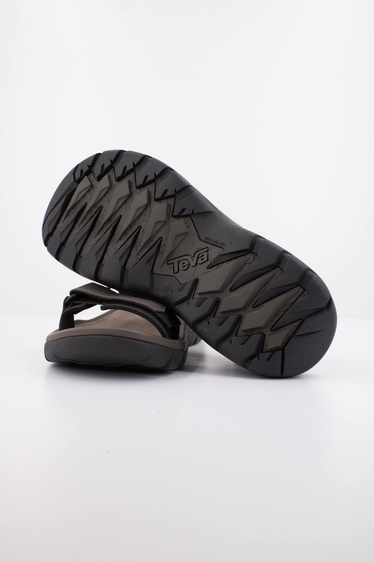 TEVA M TERRA FI 5 UNI en color GRIS (5)