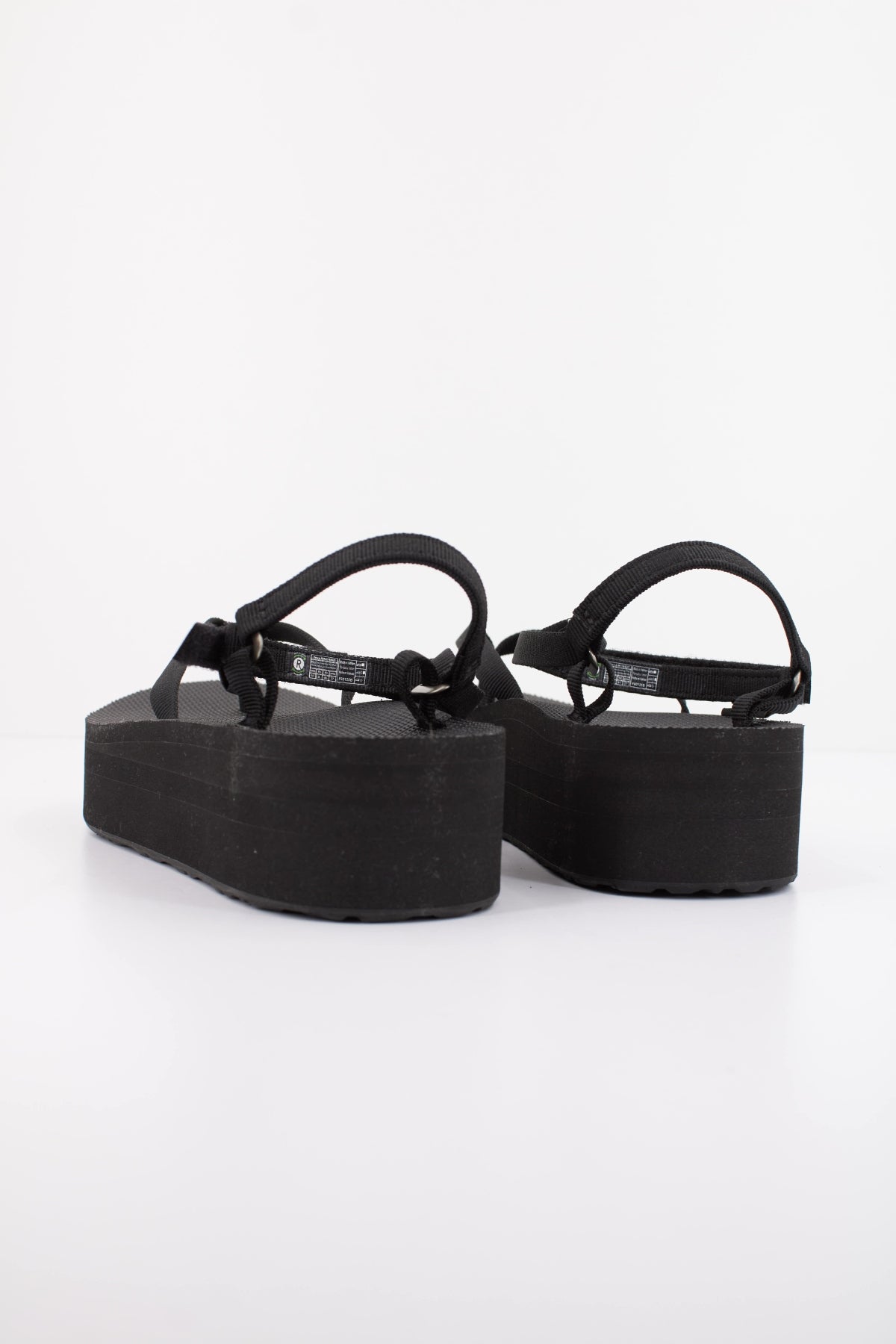 TEVA W FLATFORM SLIM en color NEGRO (4)
