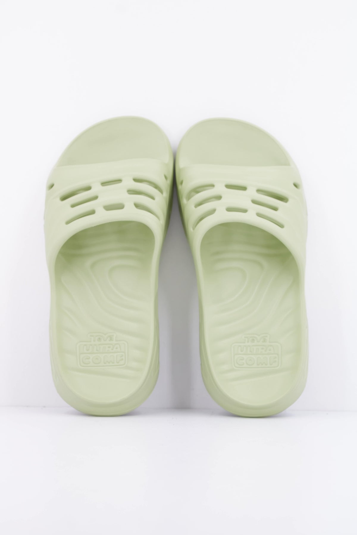 TEVA W APRETRAIL en color VERDE (3)