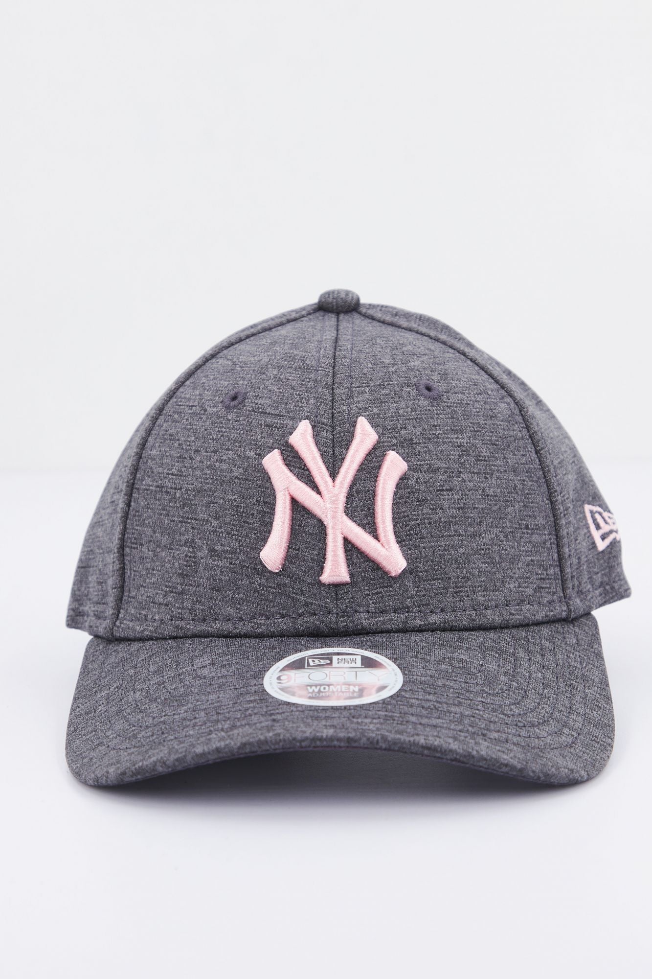 NEW ERA TECH JERSEY 9FORTY  en color GRIS (1)