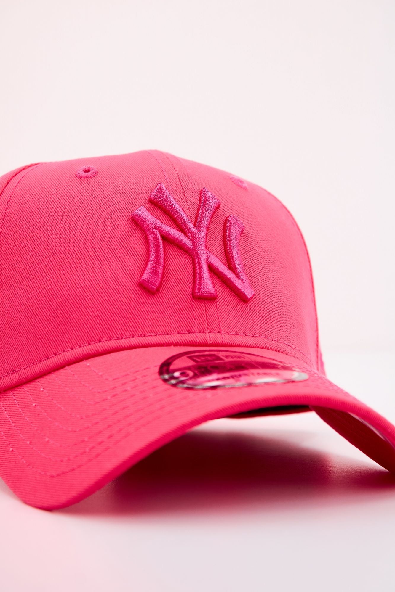 NEW ERA  NEW YORK YANKEES en color ROSA (4)
