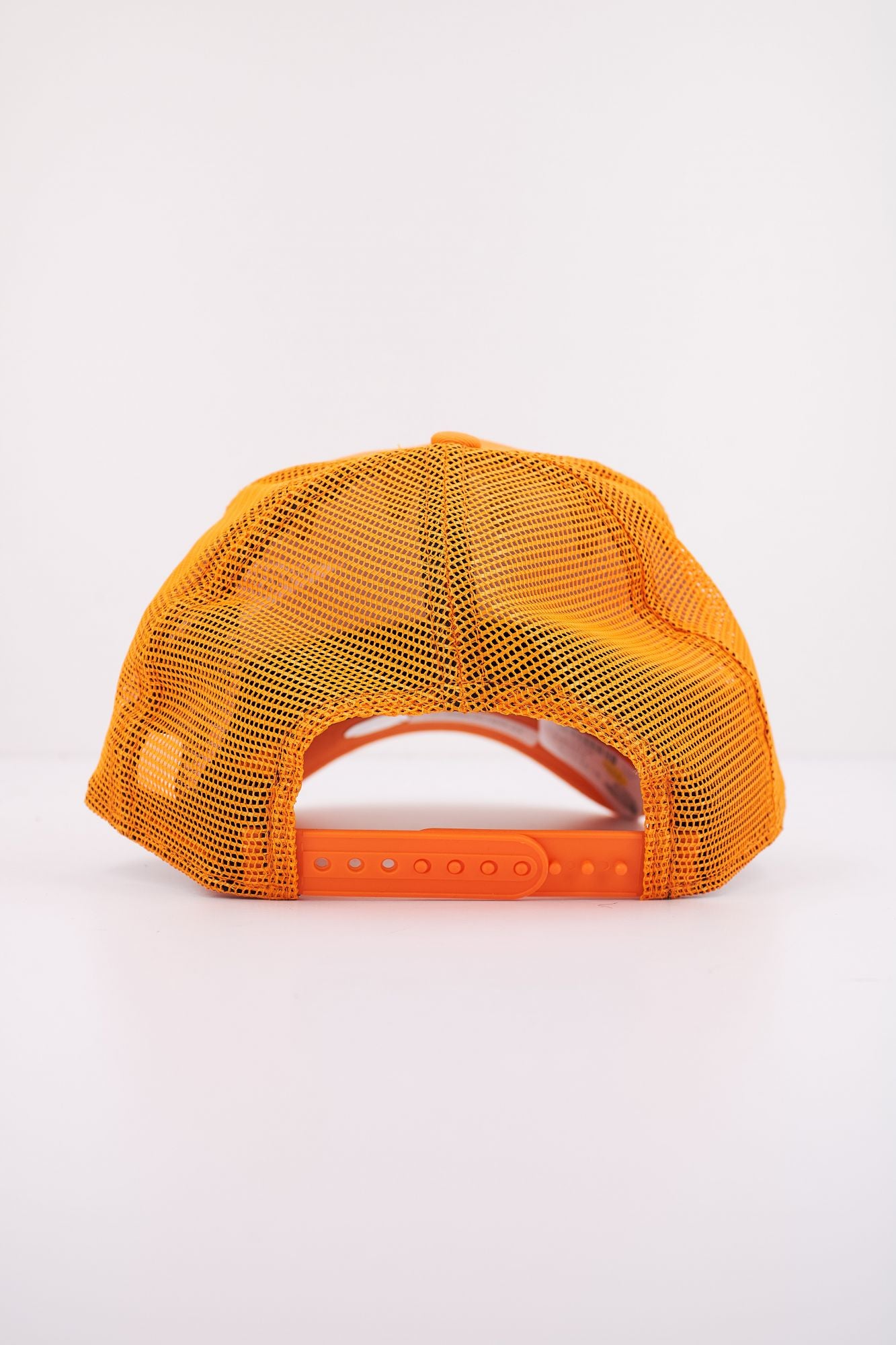 NEW ERA LEAGUE ESS  TRUCKER OSFM en color NARANJA (3)