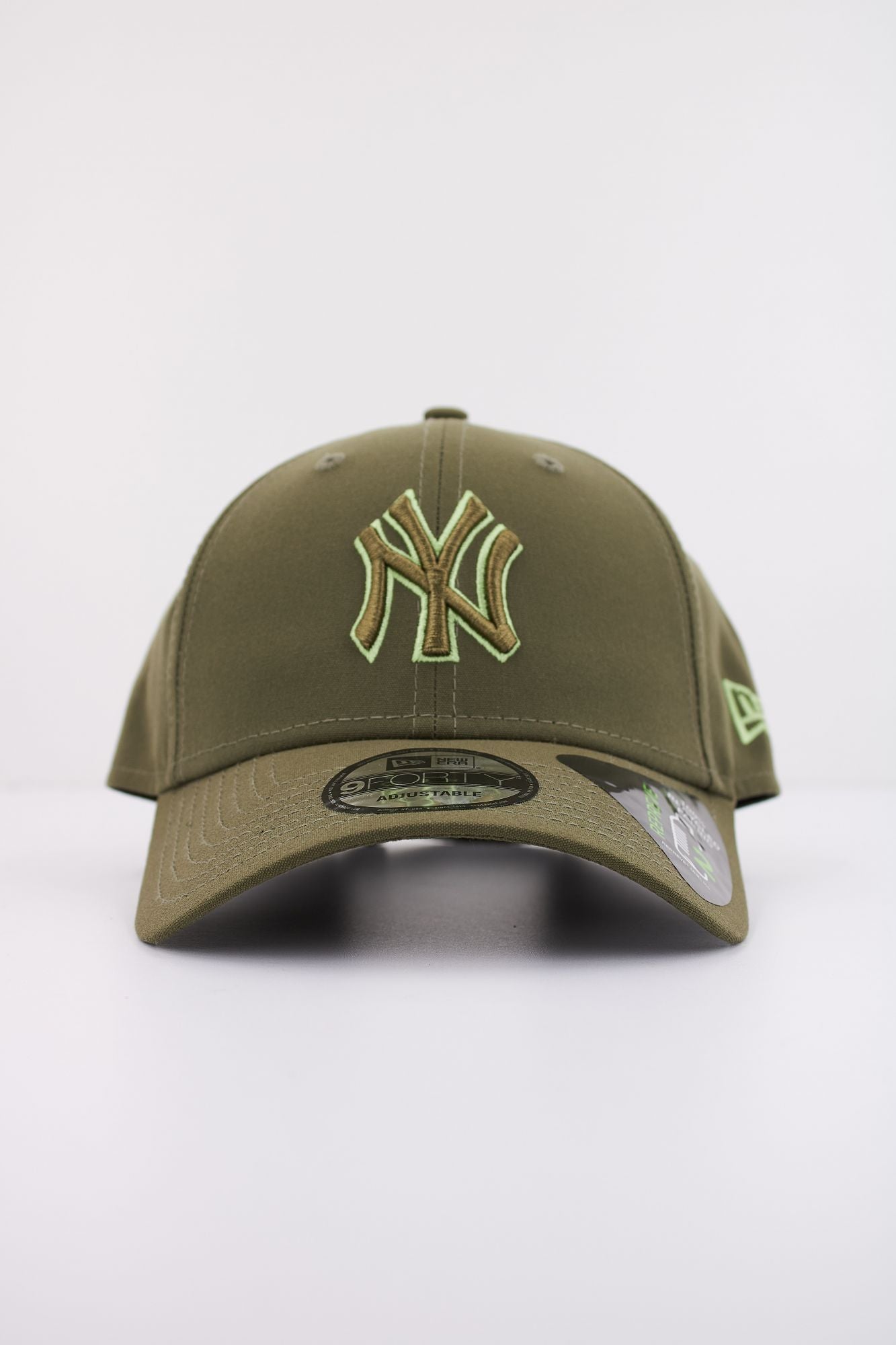 NEW ERA REPREVE OUTLINE 9FO OSFM en color VERDE (1)