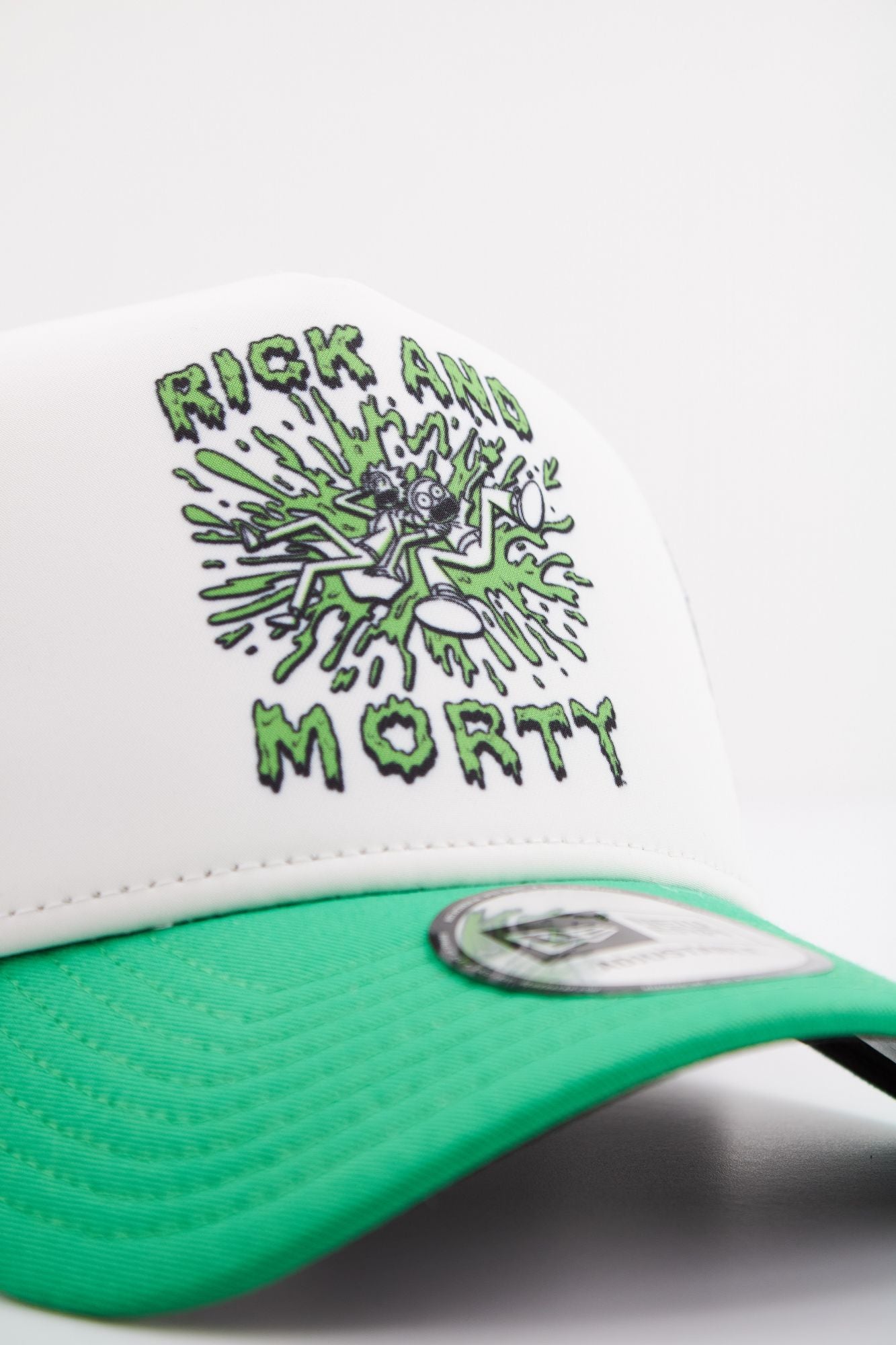 NEW ERA RICK AND MORTY en color BLANCO (4)