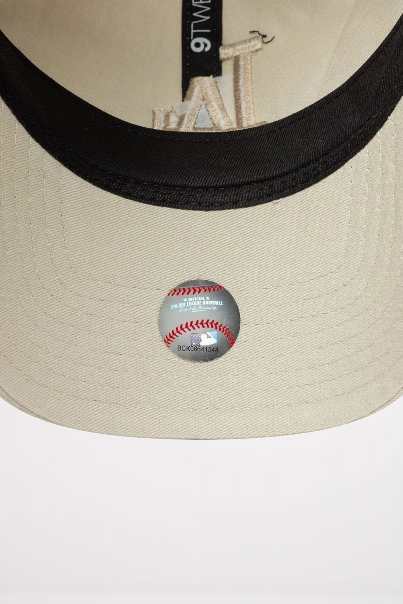 NEW ERA  LA DODGERS MLB WASHED 9TWENTY TRUCKER en color BEIS (5)