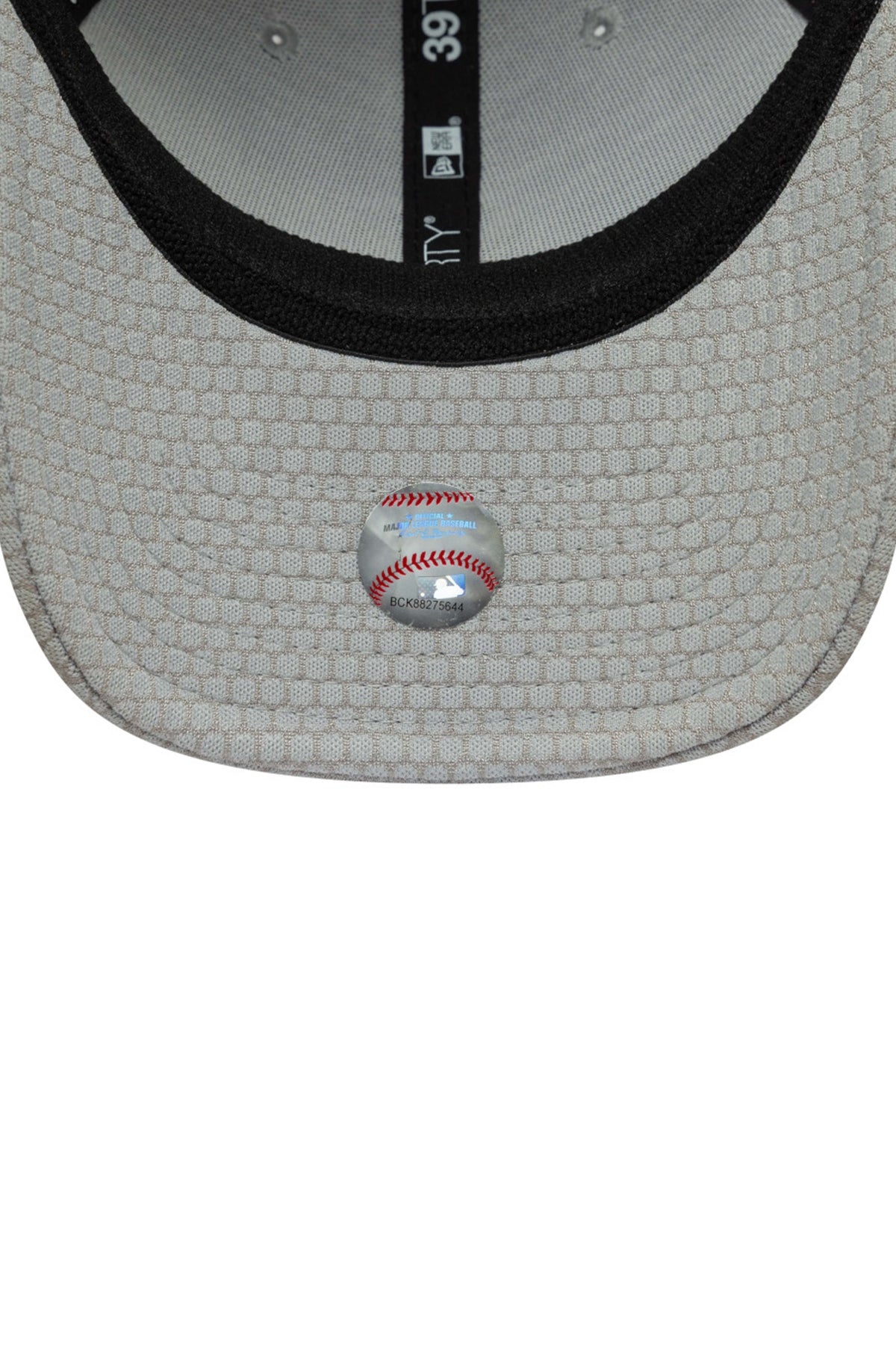 NEW ERA MESH 39THI en color GRIS (4)