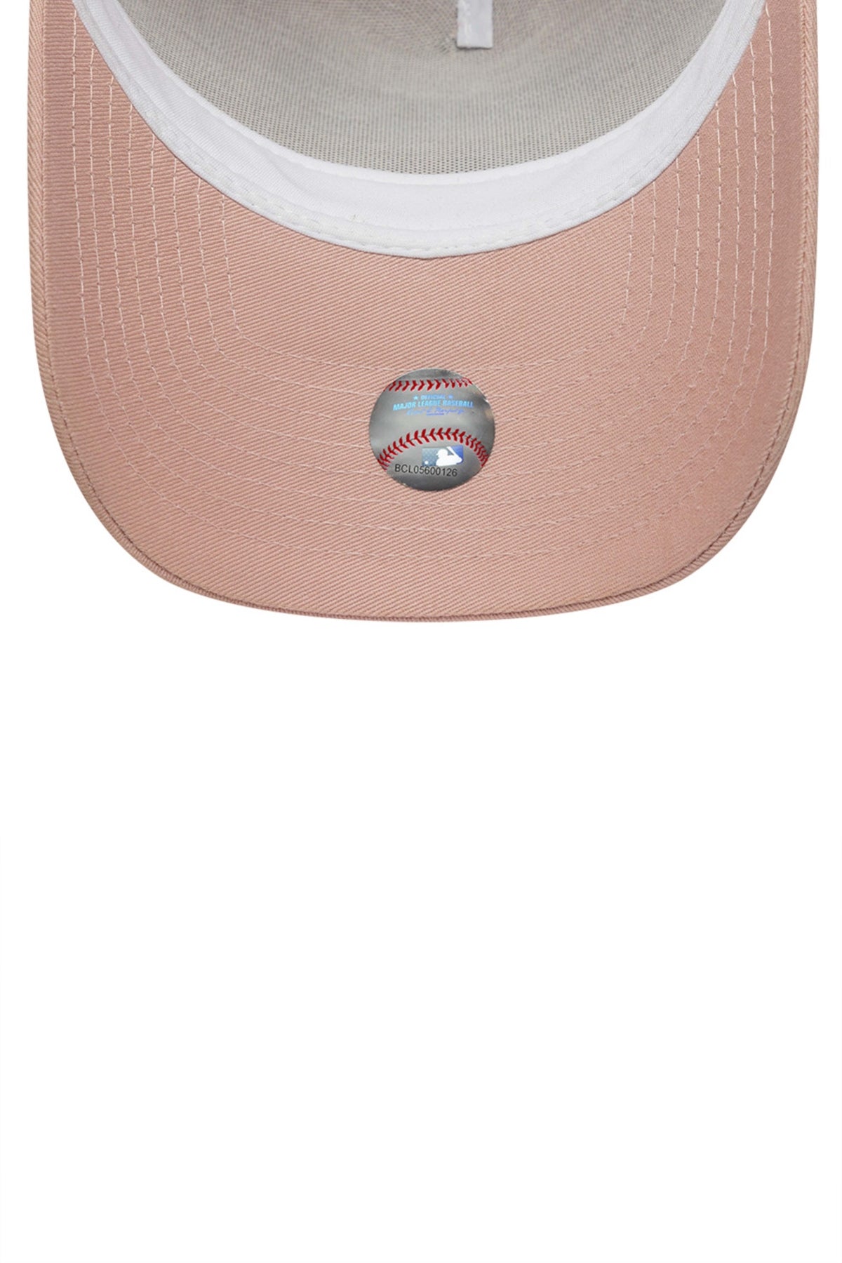 NEW ERA OUTLINE EF TRUCKER NEYYAN  PKRWHI en color ROSA (4)