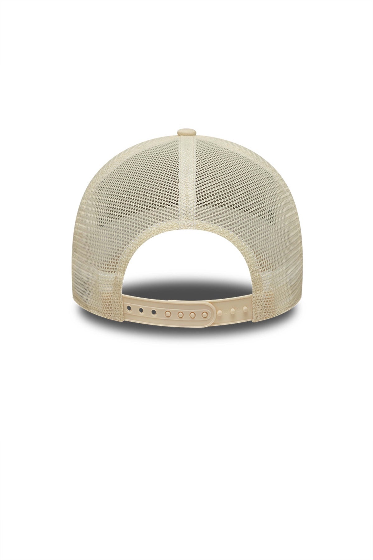 NEW ERA OUTLINE EF TRUCKER  en color BEIS (2)